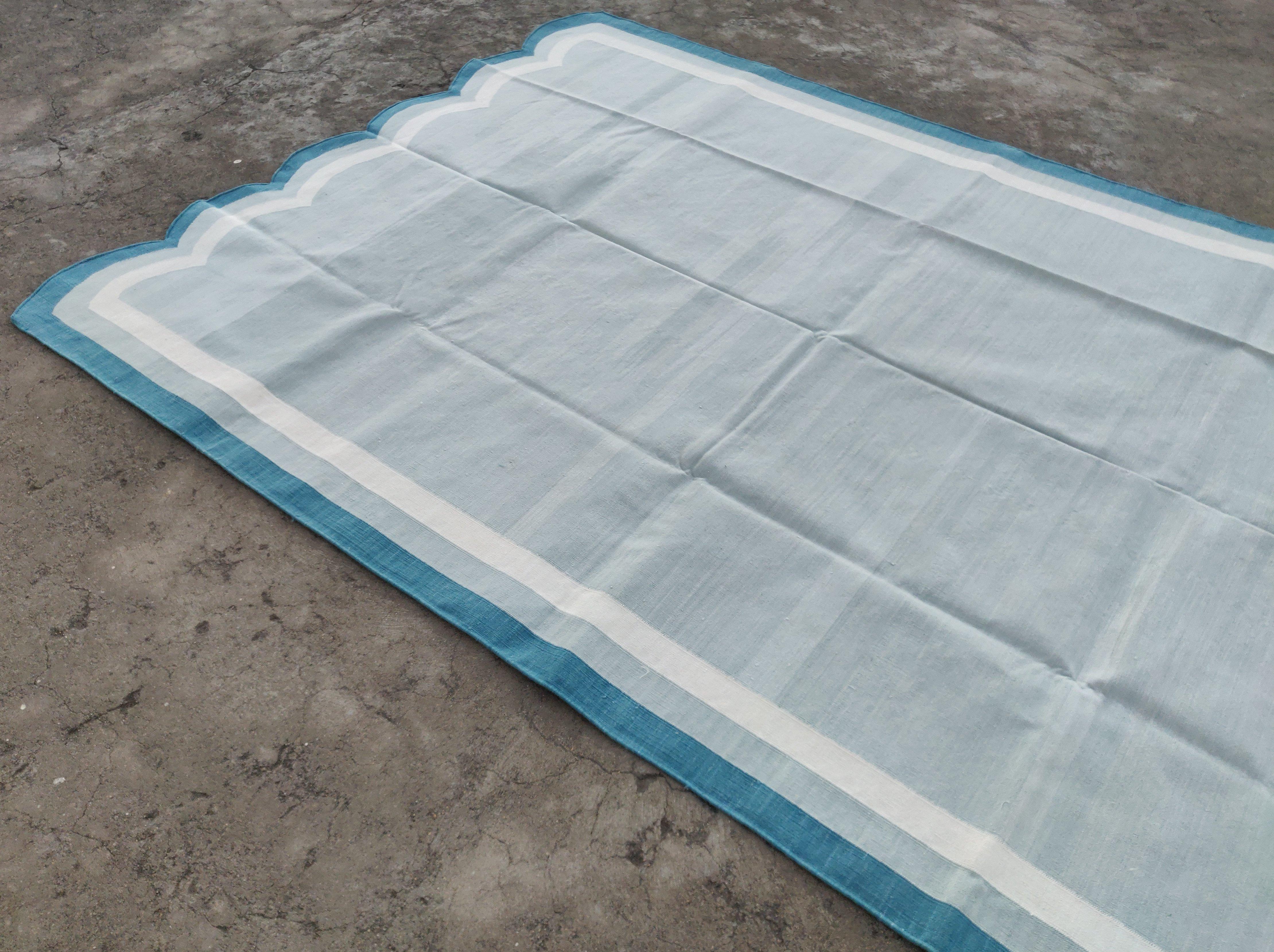 Handgefertigter Flachgewebe-Teppich aus Baumwolle, 6x9 Grau und Blau, mit Wellenschliff, Kelim Dhurrie (21. Jahrhundert und zeitgenössisch) im Angebot
