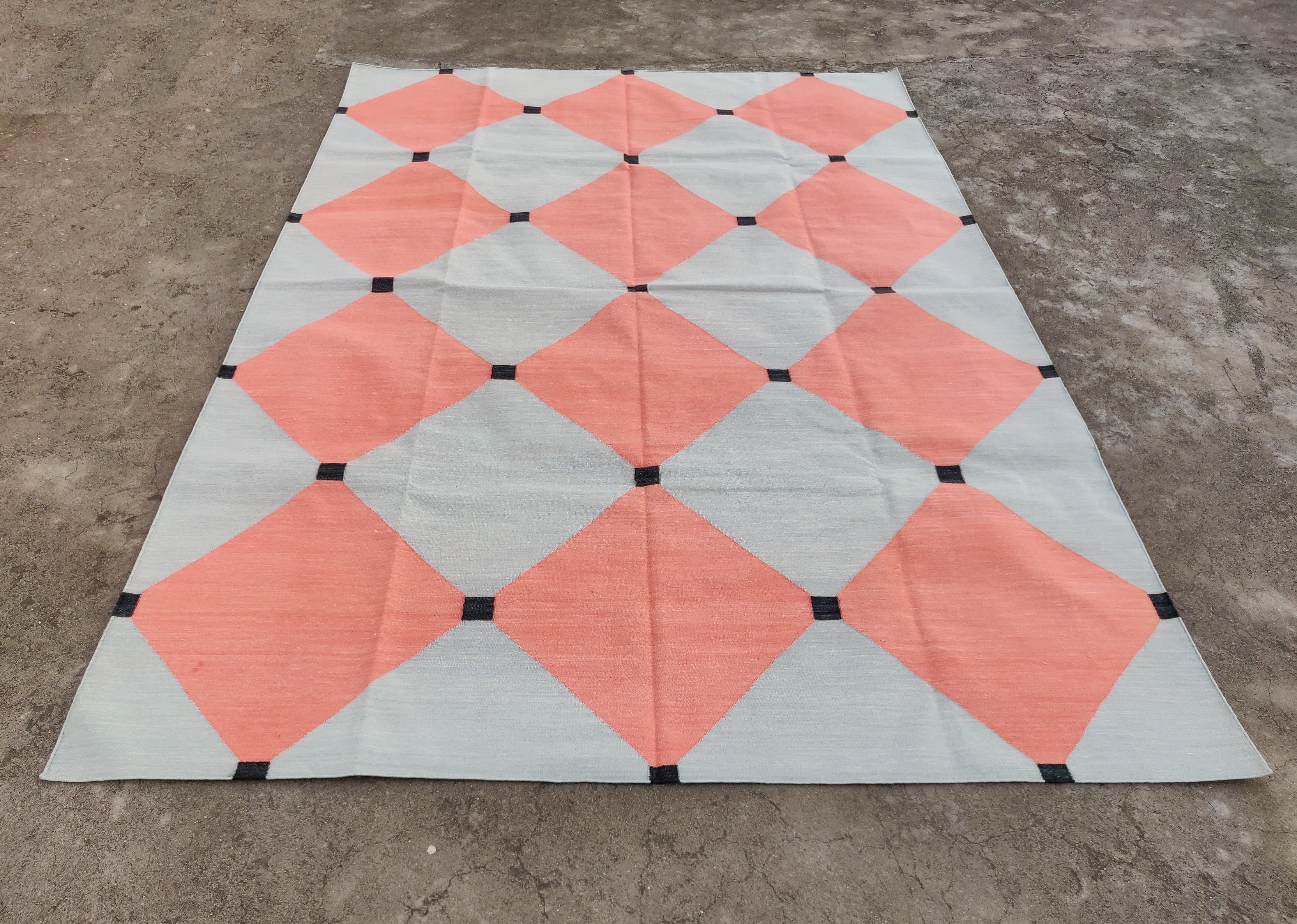 Hand-Woven Handmade Cotton Area Flat Weave Rug, 6x9 Grey And Coral Tile Patterned Dhurrie For Sale