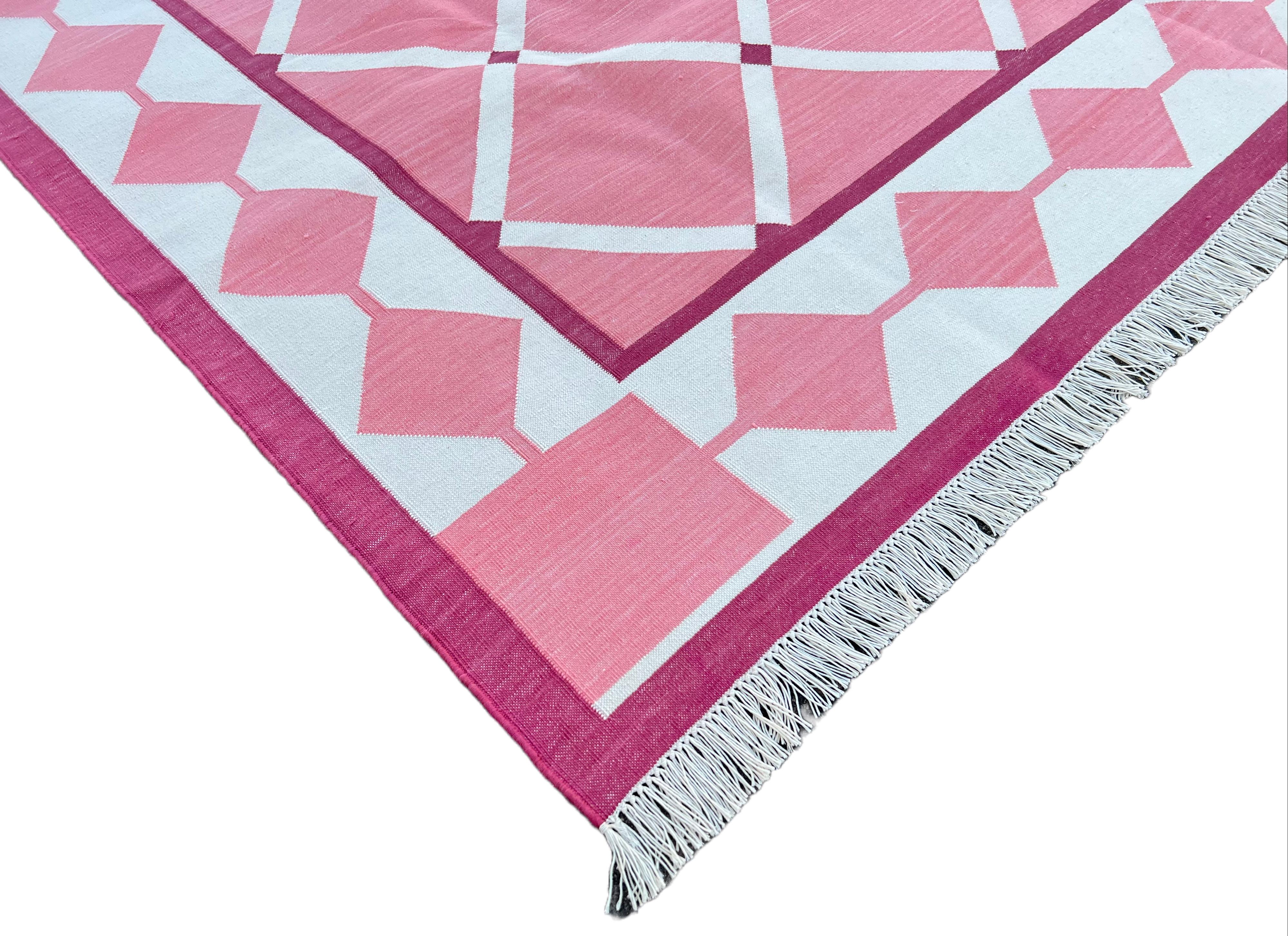Mid-Century Modern Handmade Cotton Area Flat Weave Rug, 6x9 Pink And White Geometric Indian Dhurrie For Sale