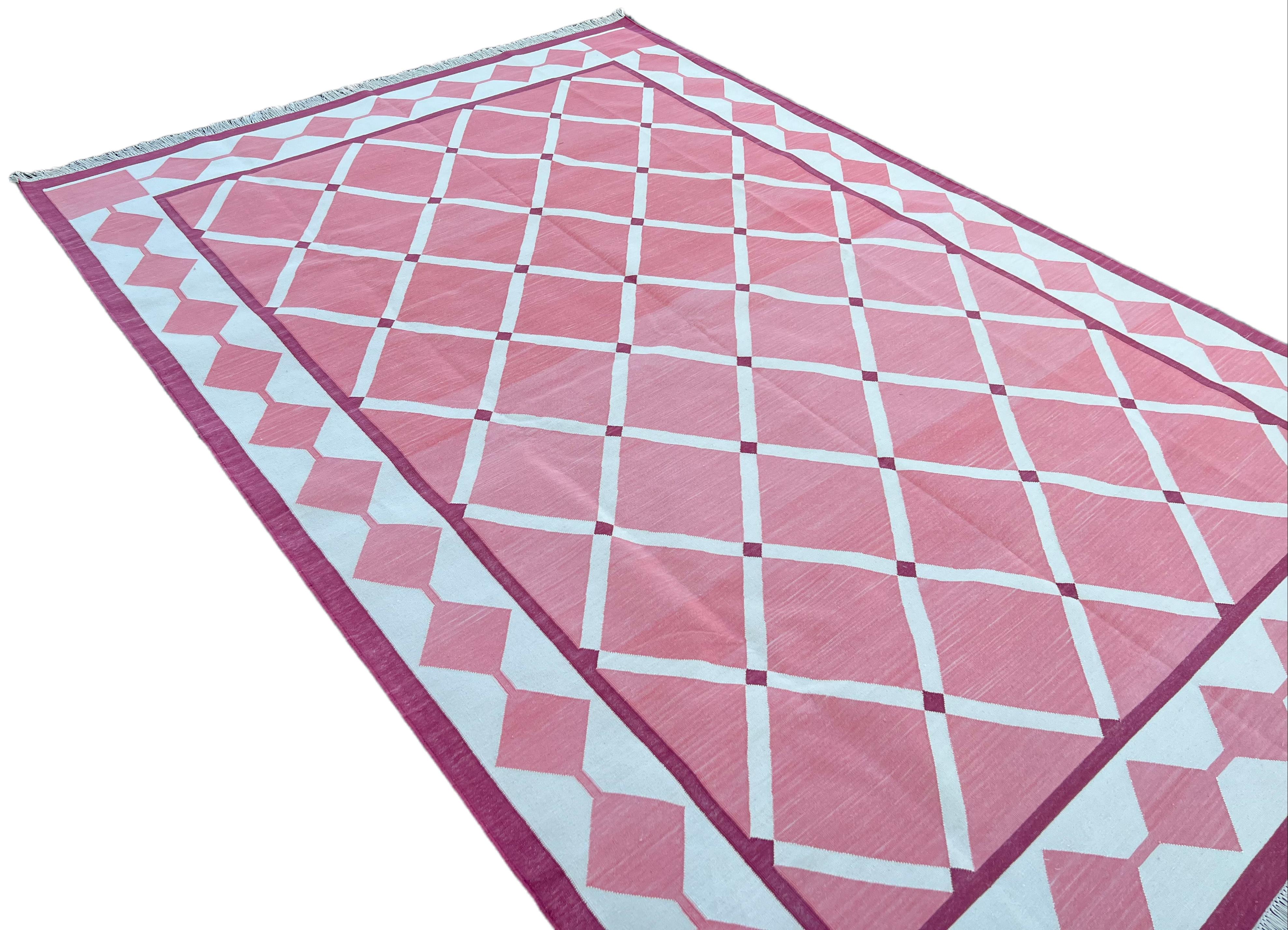 Handmade Cotton Area Flat Weave Rug, 6x9 Pink And White Geometric Indian Dhurrie In New Condition For Sale In Jaipur, IN