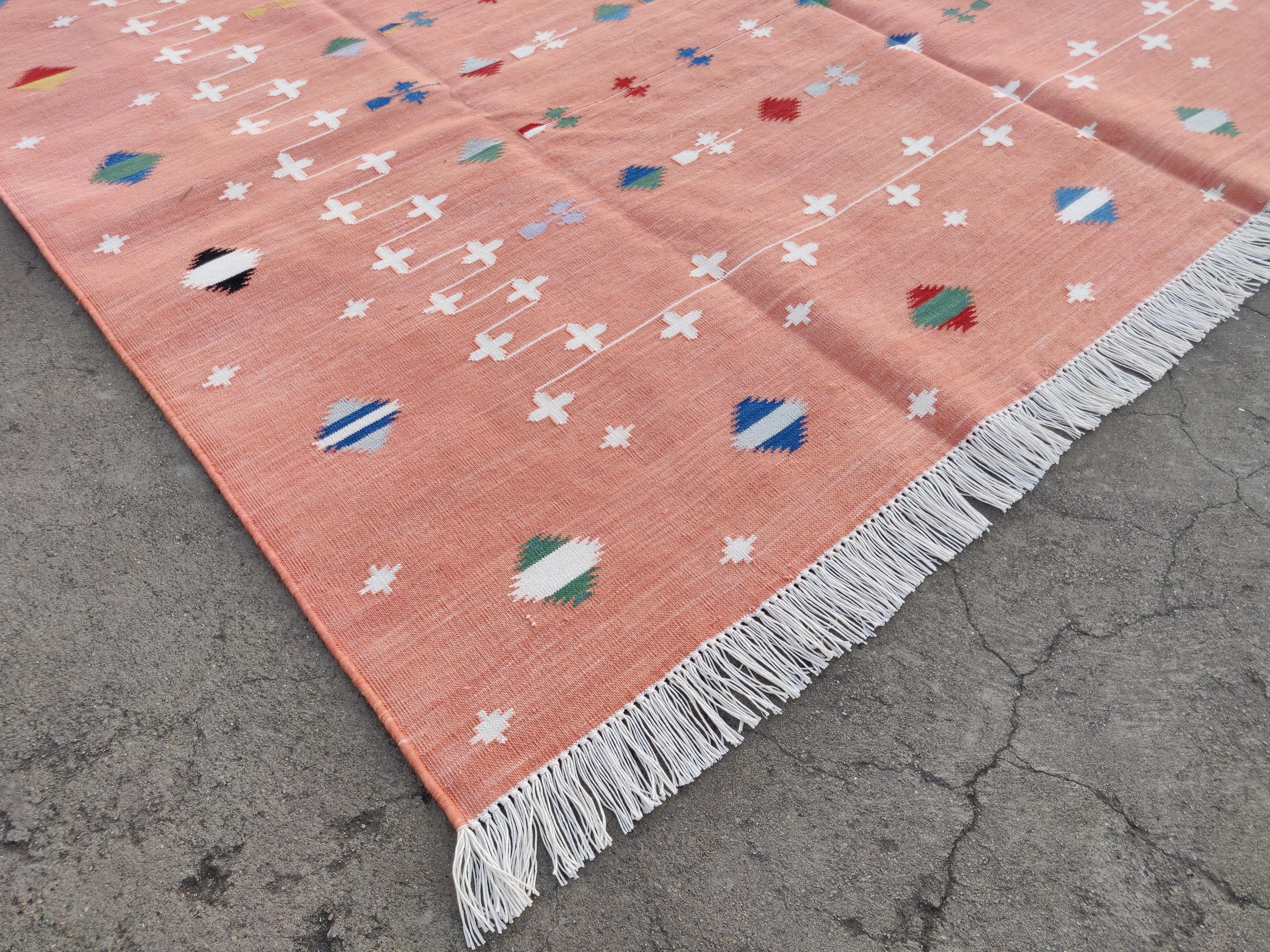 Indian Handmade Cotton Area Flat Weave Rug, 6x9 Pink And White Shooting Star Dhurrie For Sale