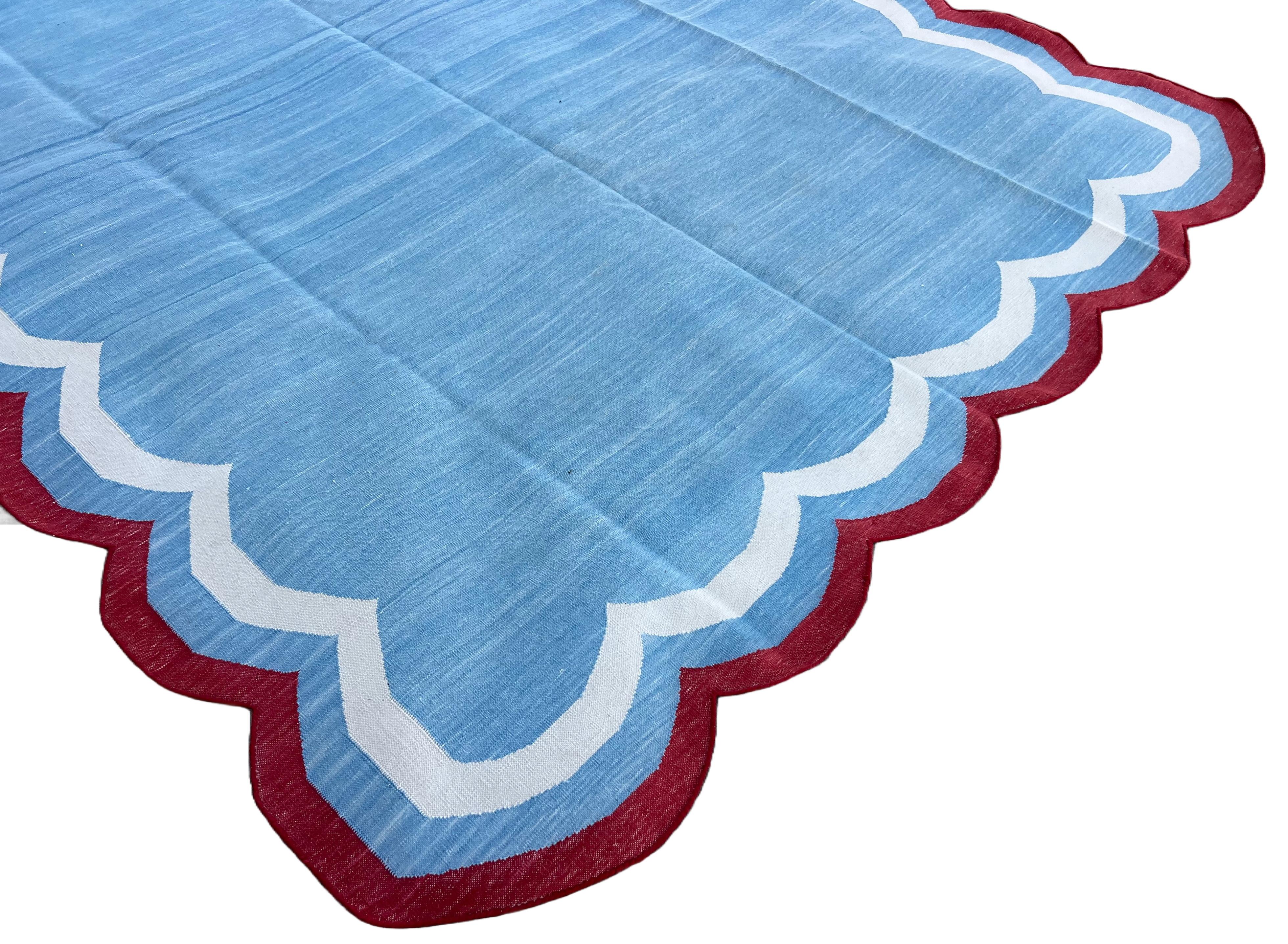 XXI secolo e contemporaneo Handmade Cotton Area Flat Weave Rug, 6x9 Sky Blue, Red Scalloped Indian Dhurrie in vendita