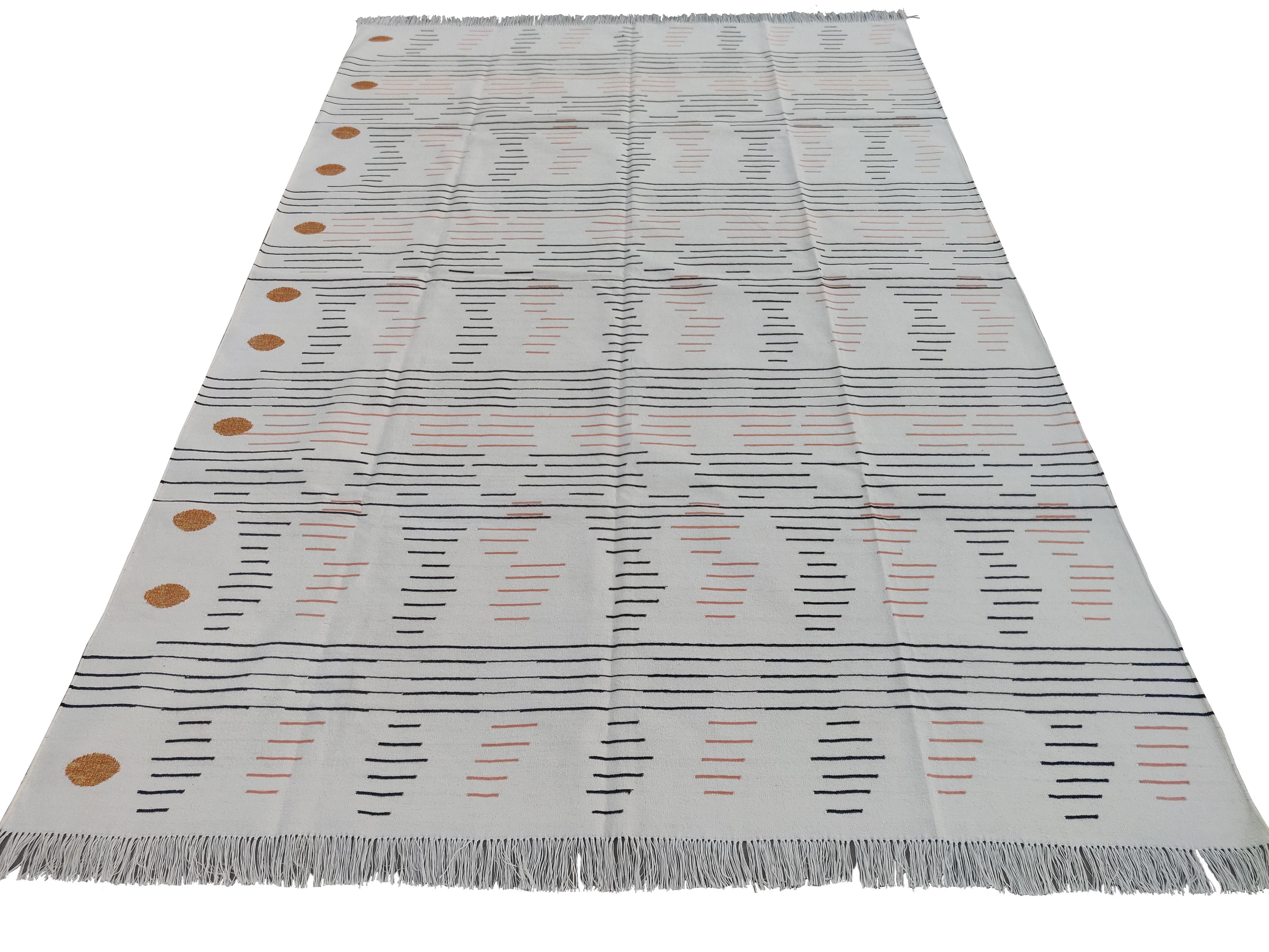 Handmade Cotton Area Flat Weave Rug, 6x9 White And Black Striped Indian Dhurrie In New Condition For Sale In Jaipur, IN