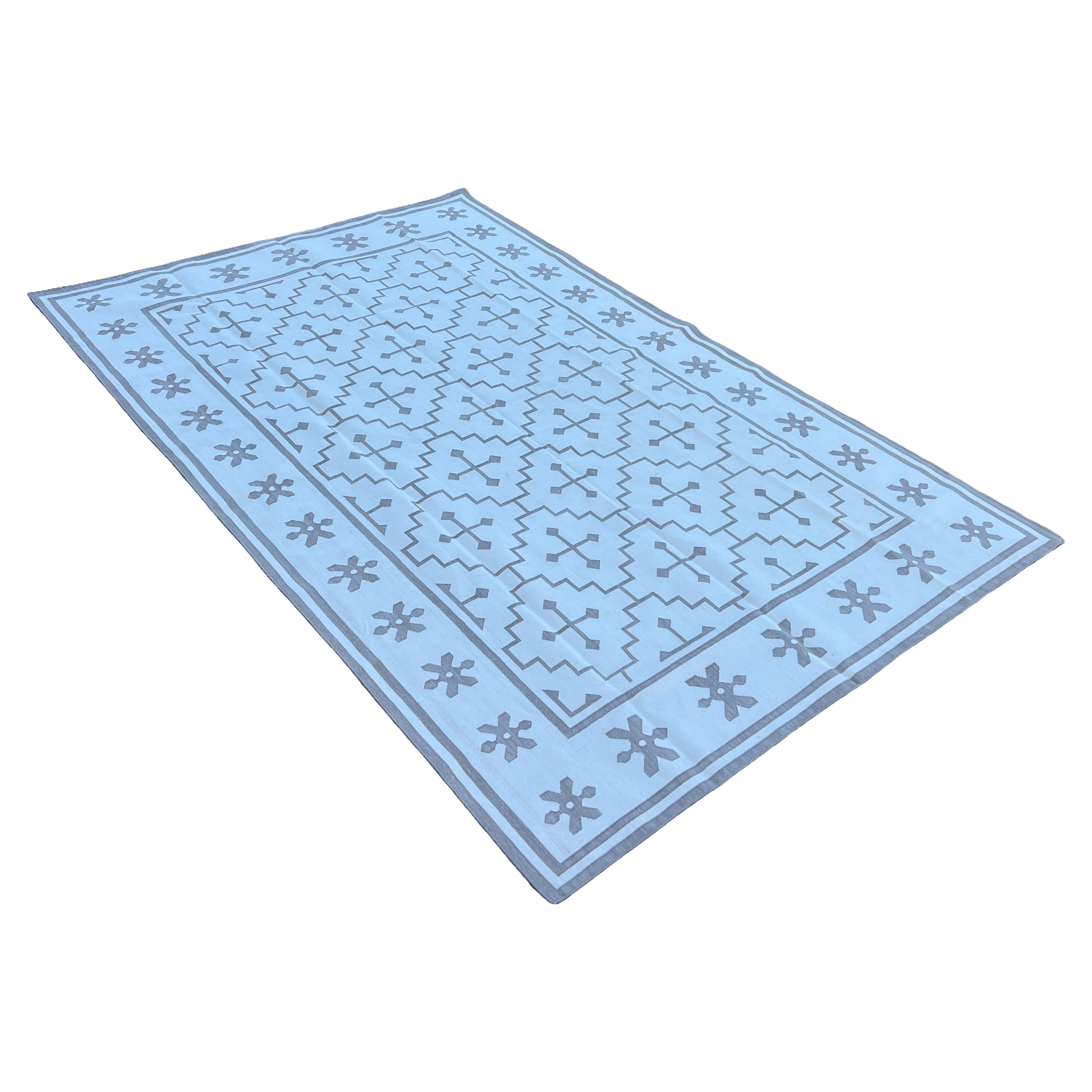 Handmade Cotton Area Flat Weave Rug, 7x11 Beige, Cream Geometric Indian Dhurrie