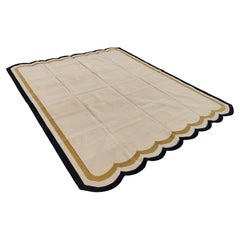 Handgefertigter Flachgewebe-Teppich aus Baumwolle, 8x10 Beige und schwarzer Jakobsmuschel-Indianer Dhurrie