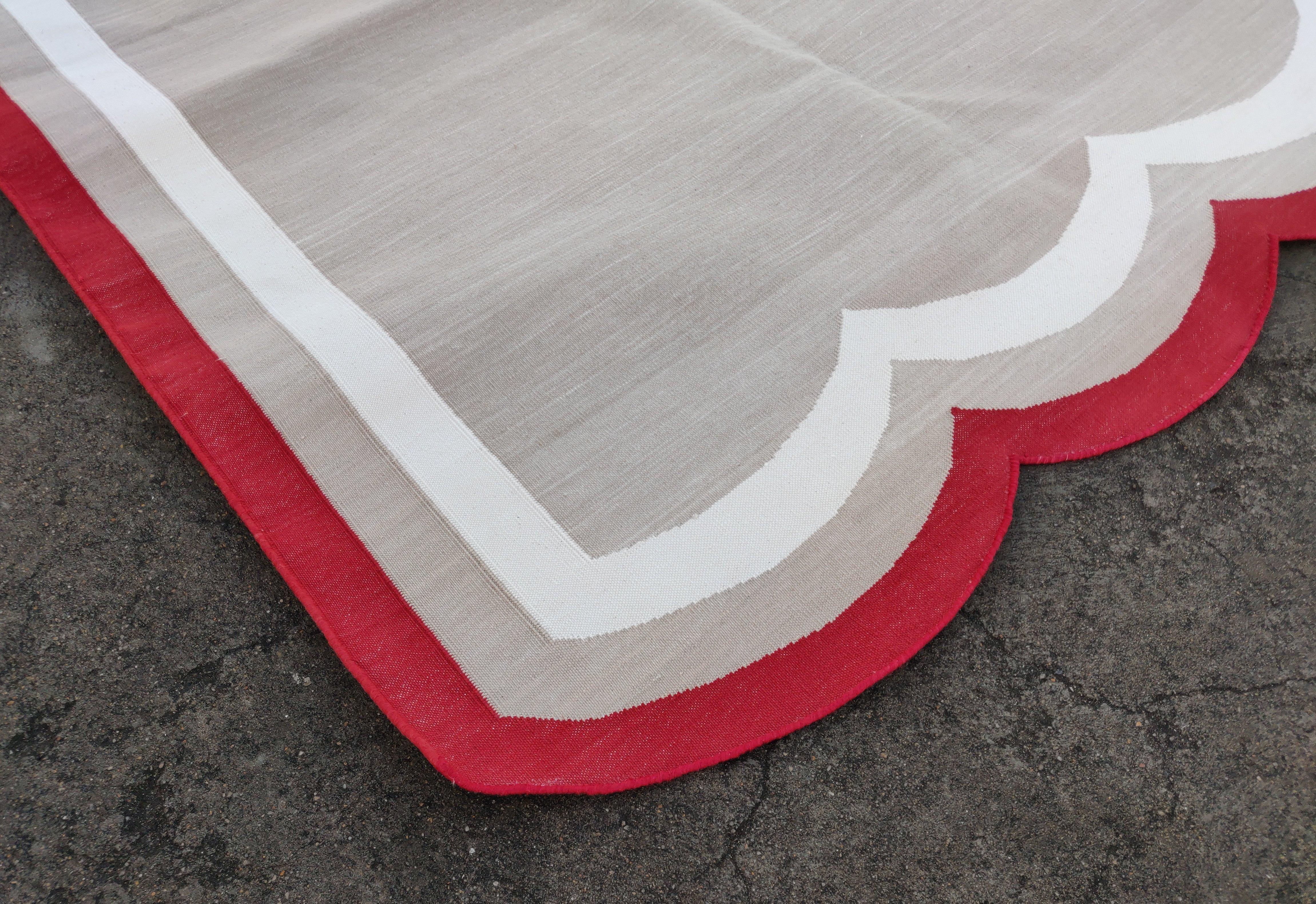 Handgefertigter Flachgewebe-Teppich aus Baumwolle, 8x10 Beige und Rot mit Wellenschliff, Kelim Dhurrie (Moderne der Mitte des Jahrhunderts) im Angebot