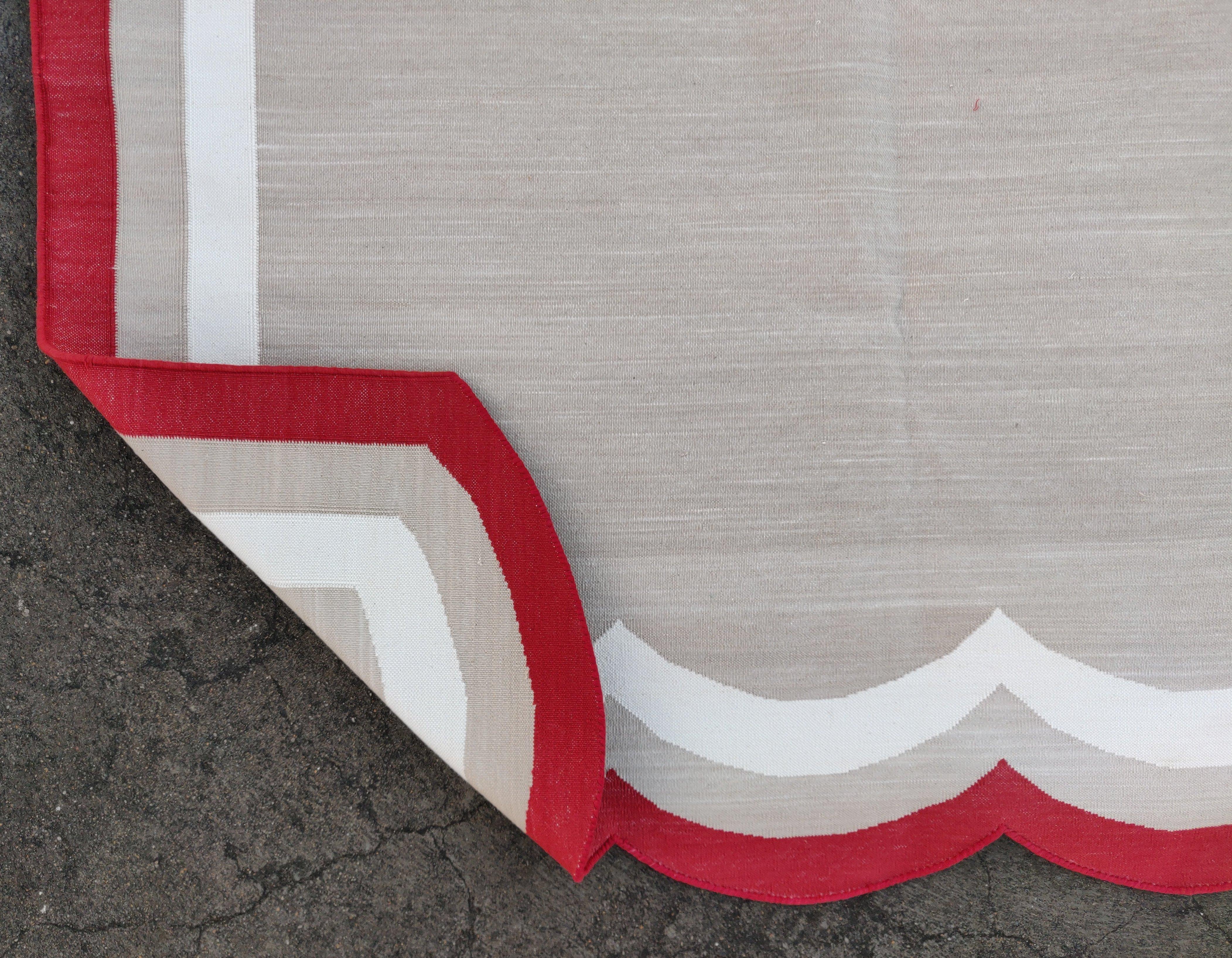 Handgefertigter Flachgewebe-Teppich aus Baumwolle, 8x10 Beige und Rot mit Wellenschliff, Kelim Dhurrie im Angebot 1