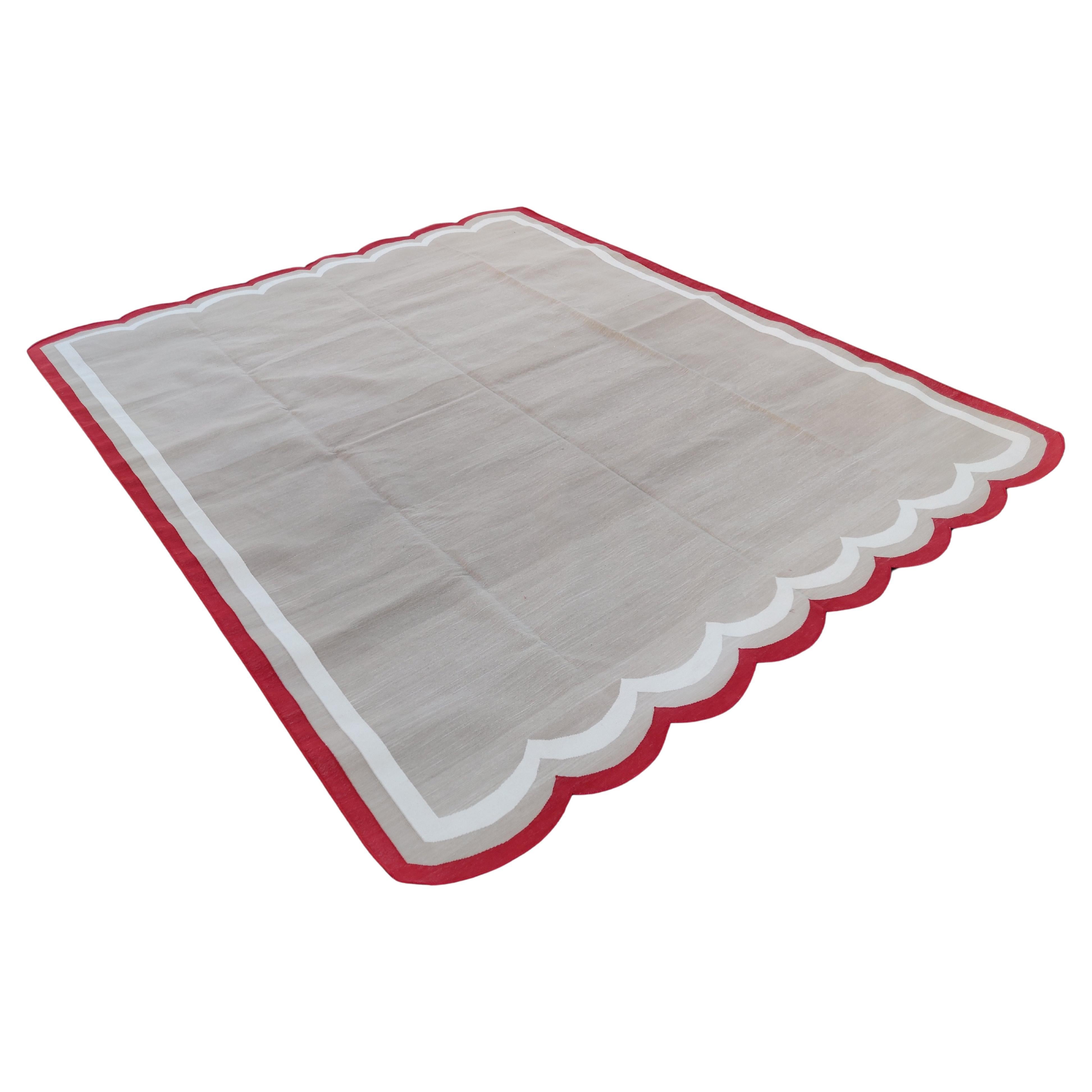 Handgefertigter Flachgewebe-Teppich aus Baumwolle, 8x10 Beige und Rot mit Wellenschliff, Kelim Dhurrie im Angebot
