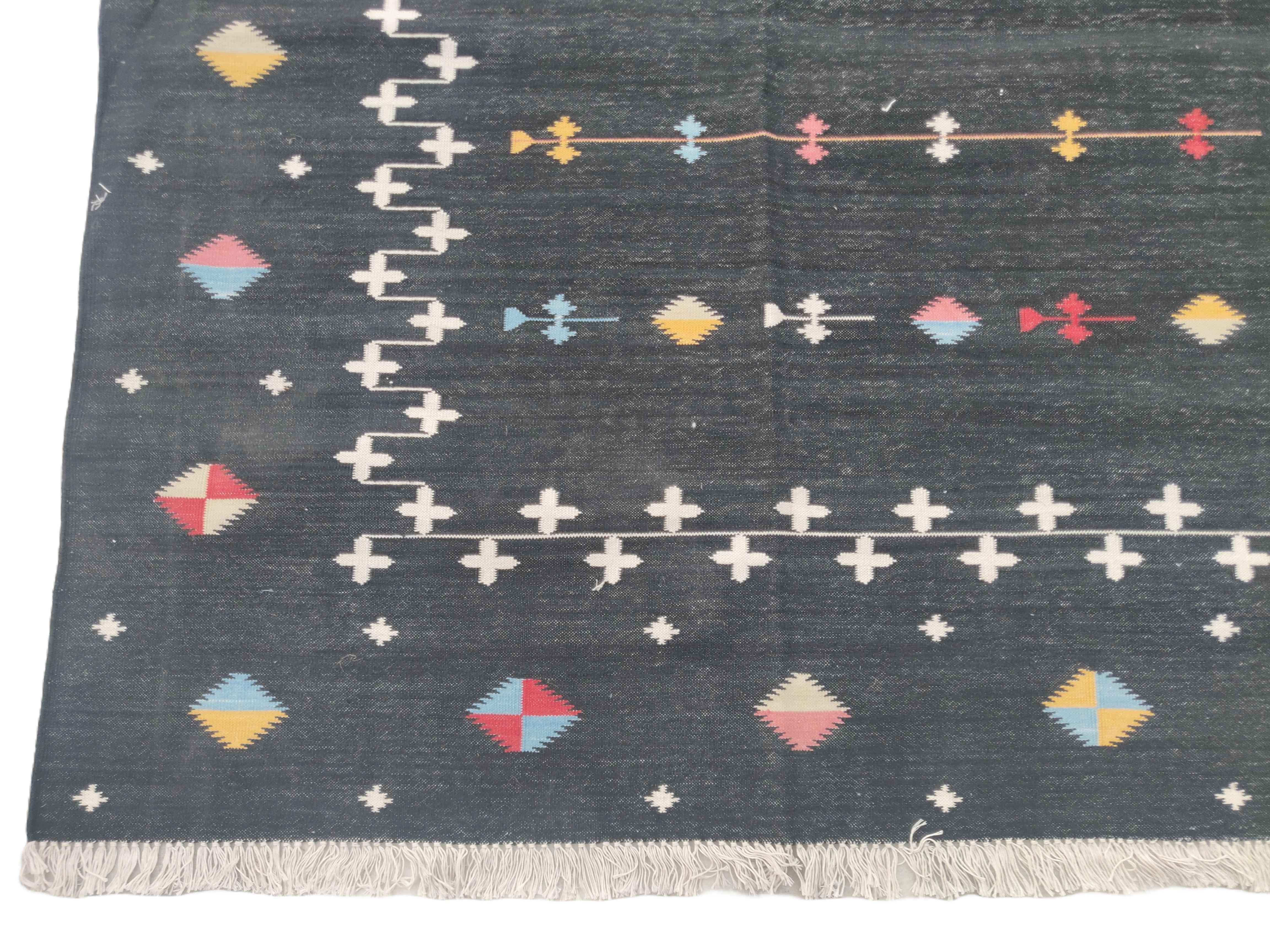 Indiano Tappeto a tessitura piatta in cotone fatto a mano, 8x10 Tappeto indiano nero Shooting Star Dhurrie in vendita