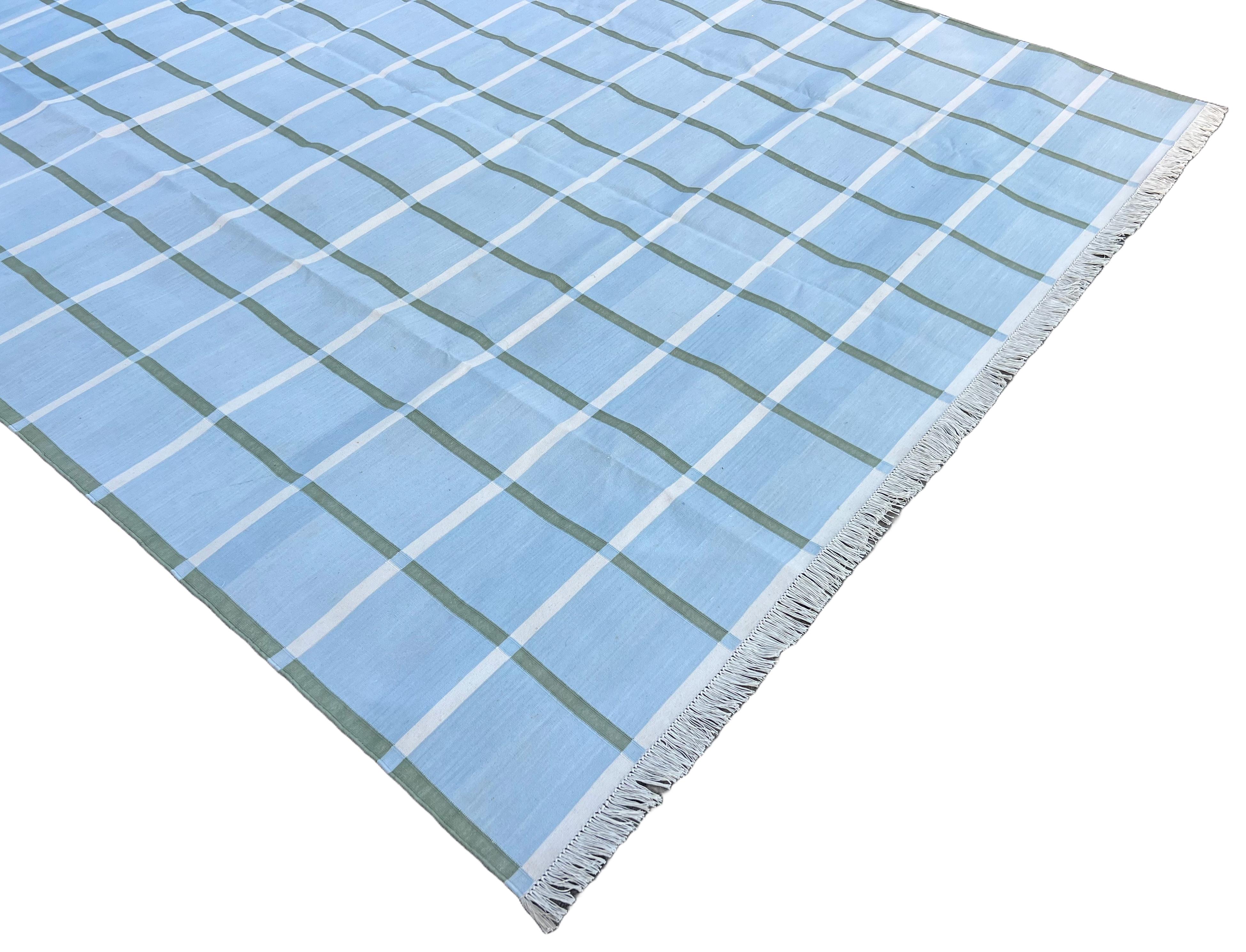 Tessuto a mano Tappeto a tessitura piatta in cotone fatto a mano, 8x10 Blue and Green Checked Indian Dhurrie in vendita