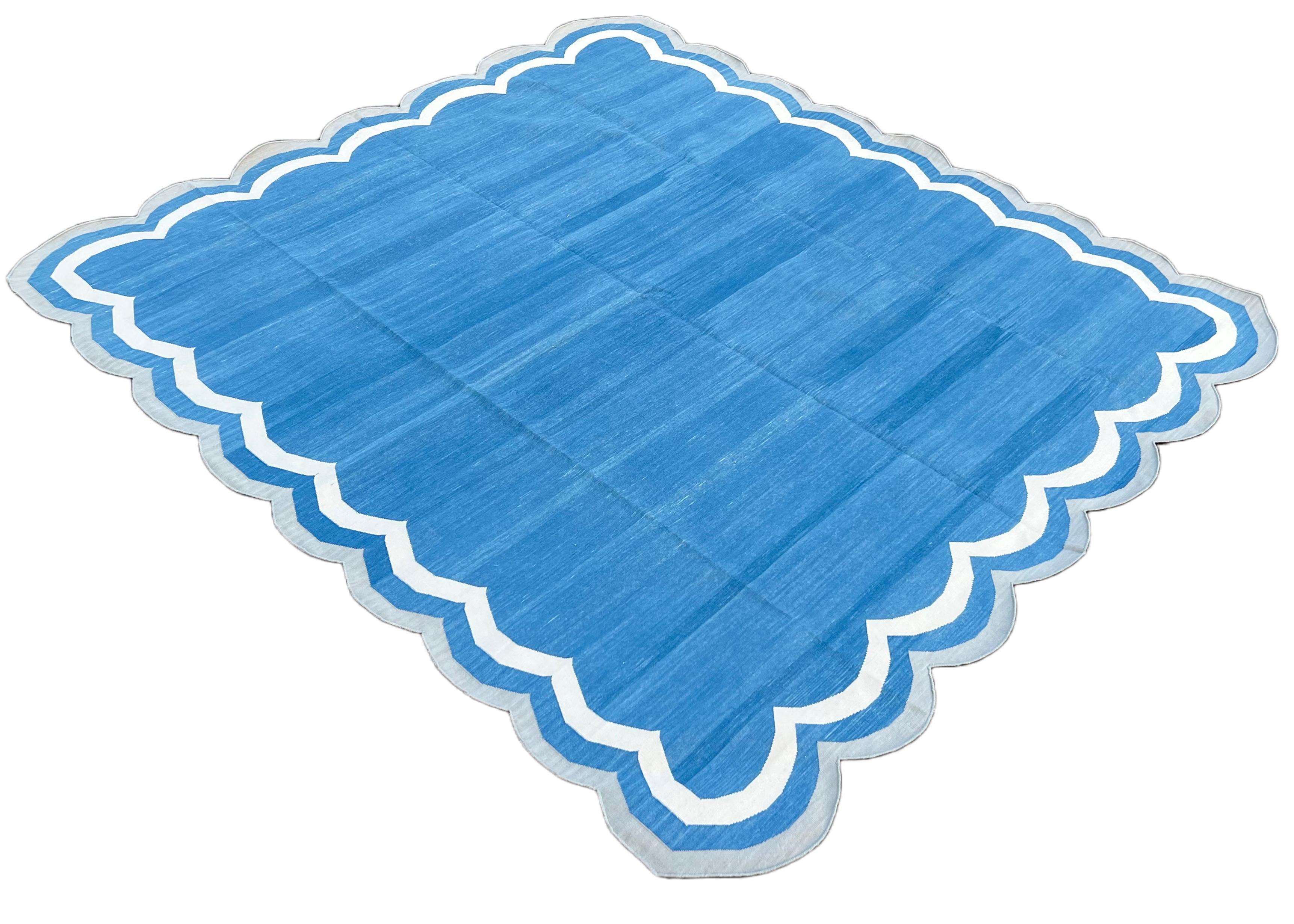 Handgefertigter Flachgewebe-Teppich aus Baumwolle, 8x10, blau und grau mit Wellenschliffstreifen Dhurrie im Angebot 2
