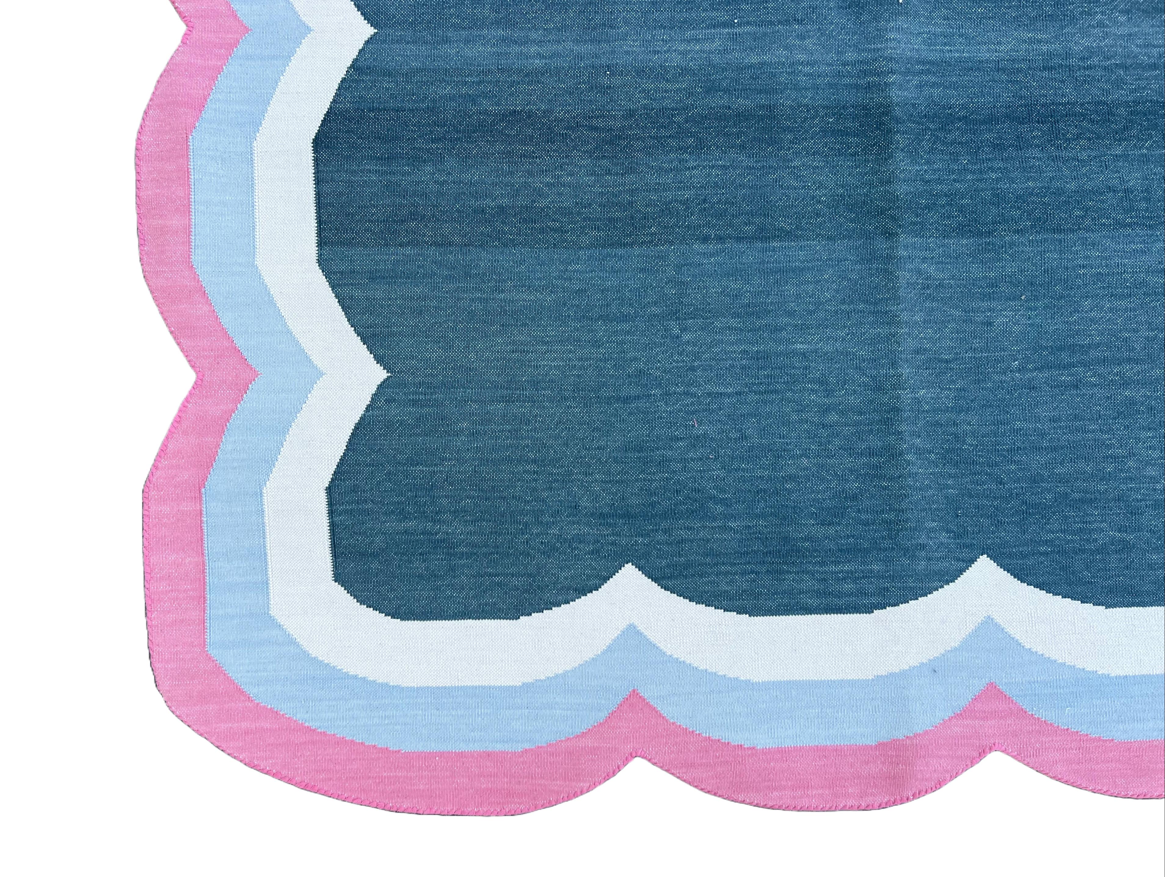 Handmade Cotton Area Flat Weave Rug, 8x10 Blue And Pink Scalloped Indian Dhurrie For Sale 2