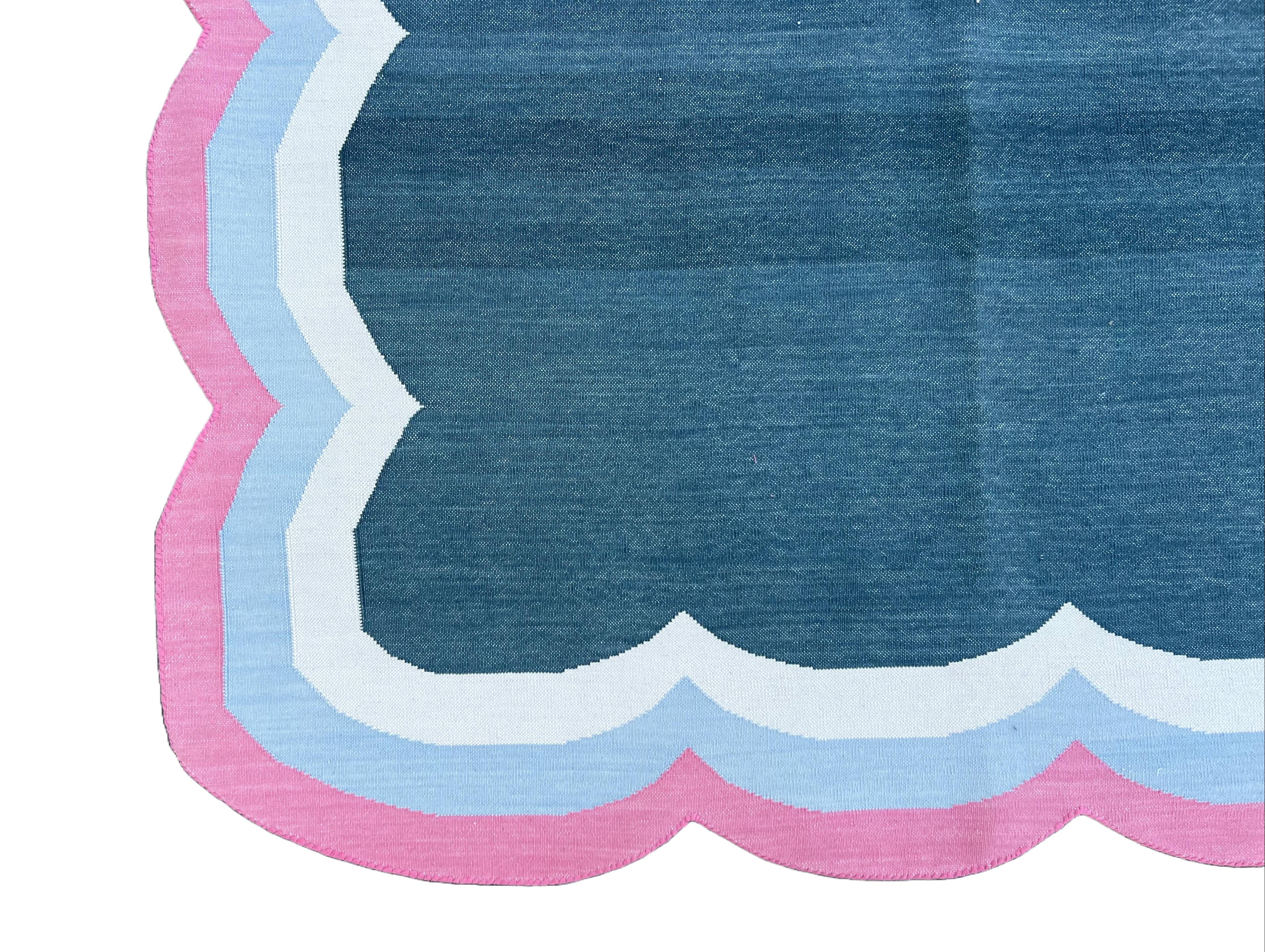 Handmade Cotton Area Flat Weave Rug, 8x10 Blue And Pink Scalloped Indian Dhurrie In New Condition For Sale In Jaipur, IN