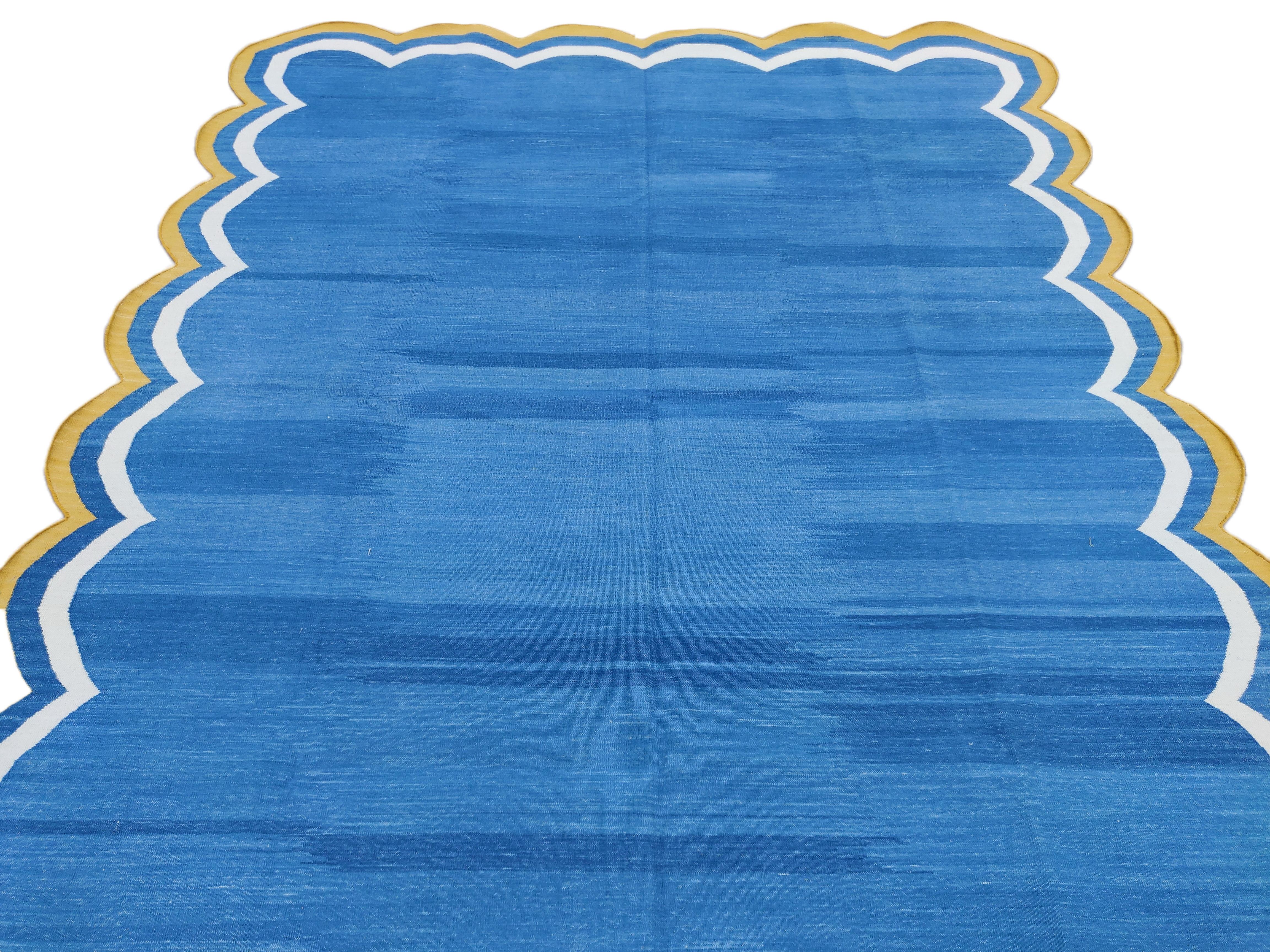 Handmade Cotton Flat Weave Rug, 8x10 Blue And Yellow Scalloped Indian Dhurrie In New Condition For Sale In Jaipur, IN
