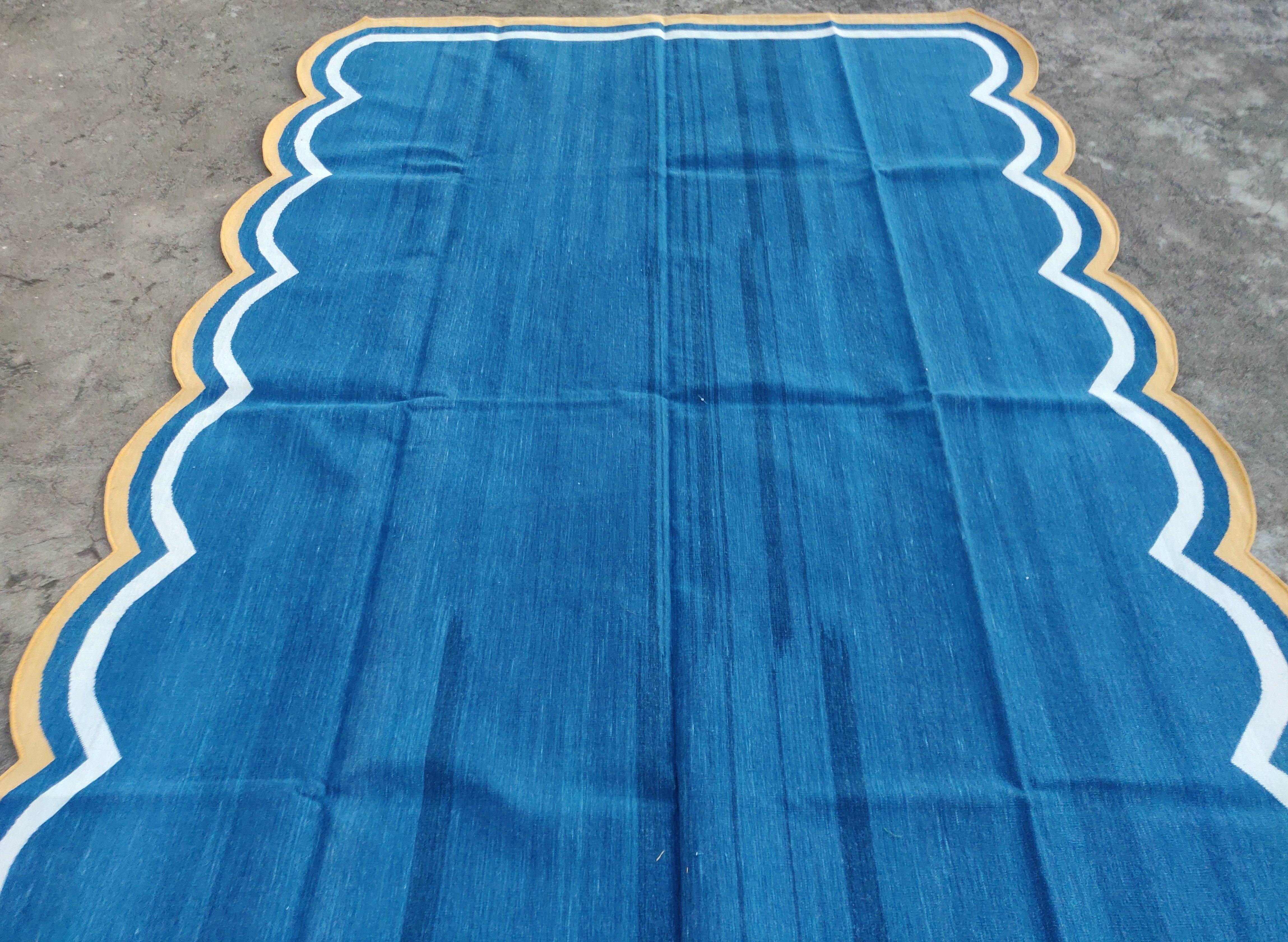 Handmade Cotton Area Flat Weave Rug, 8x10 Blue And Yellow Scallop Kilim Dhurrie In New Condition For Sale In Jaipur, IN