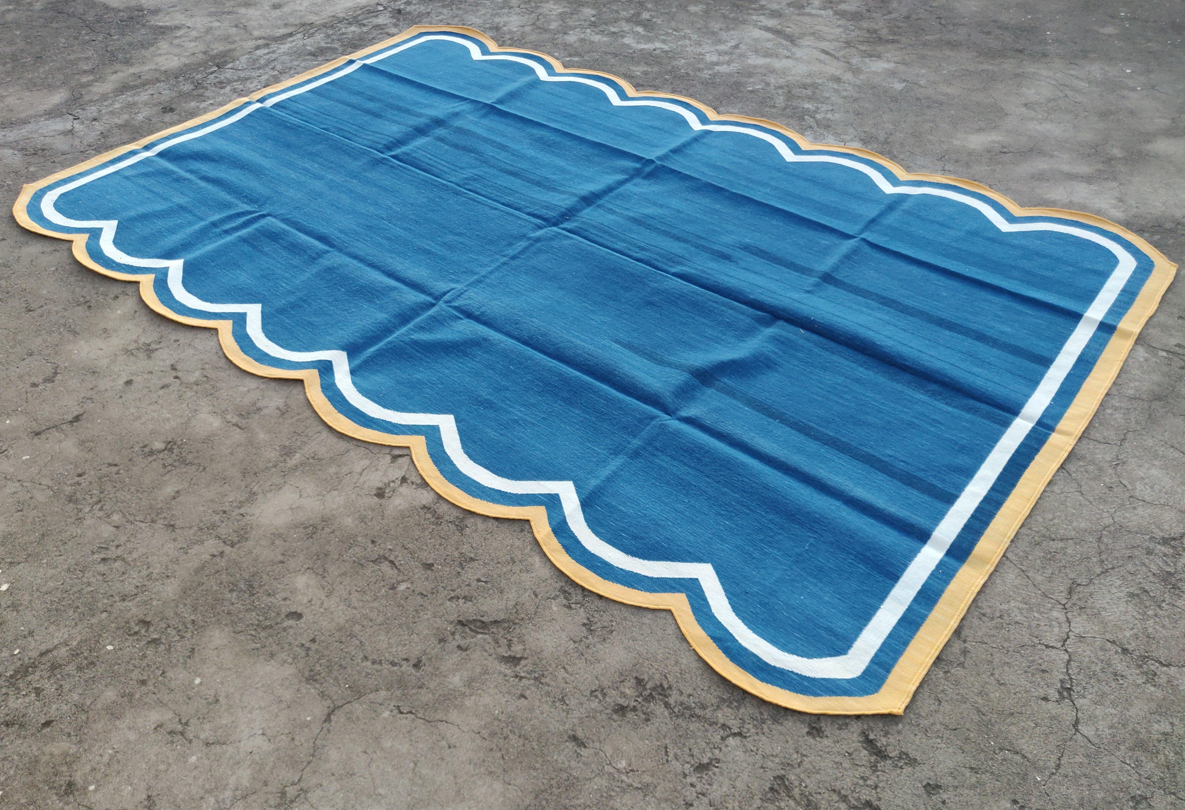 Handgefertigter Flachgewebe-Teppich aus Baumwolle, 8x10 Blauer und gelber Jakobsmuschel-Kelim Dhurrie (21. Jahrhundert und zeitgenössisch) im Angebot