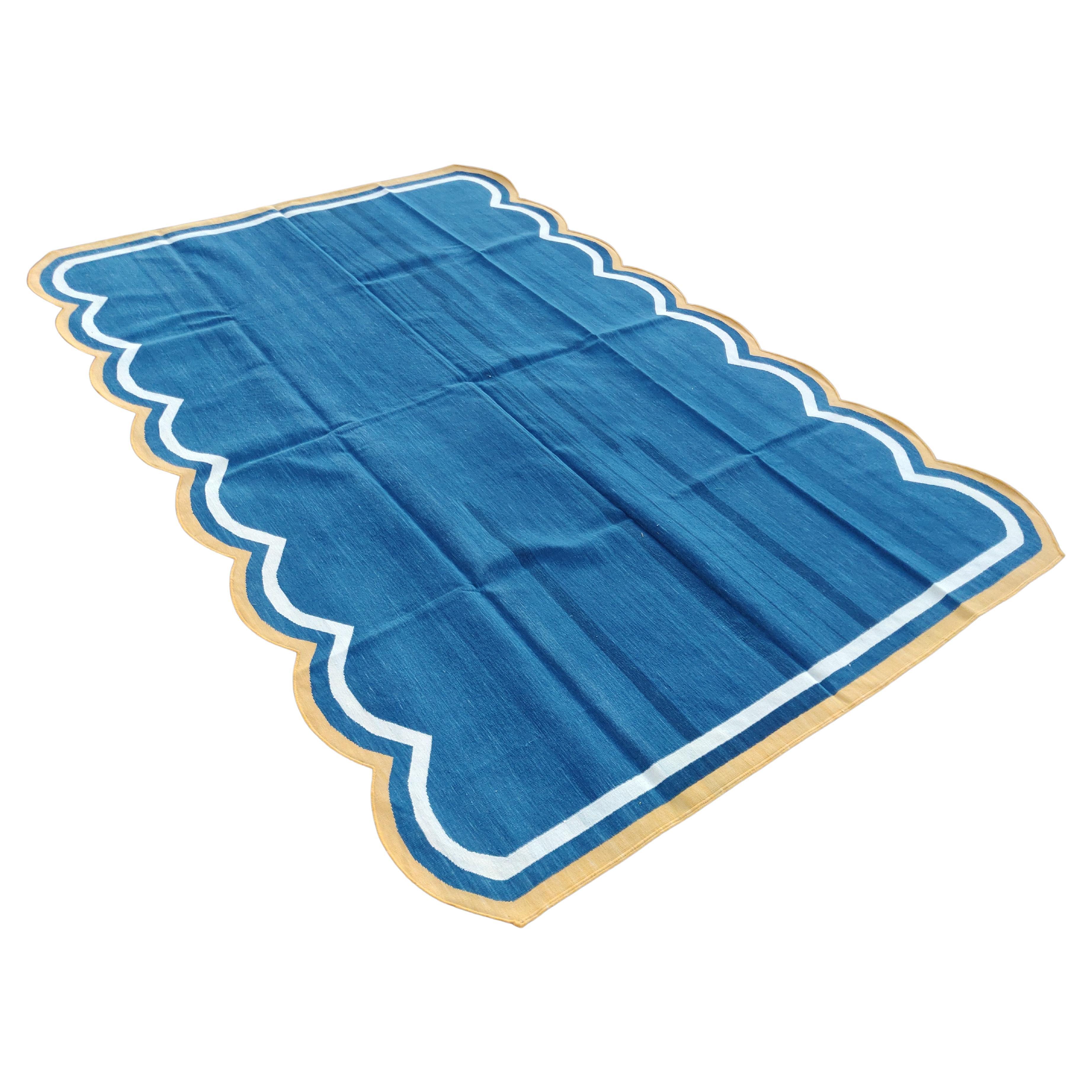 Handgefertigter Flachgewebe-Teppich aus Baumwolle, 8x10 Blauer und gelber Jakobsmuschel-Kelim Dhurrie im Angebot