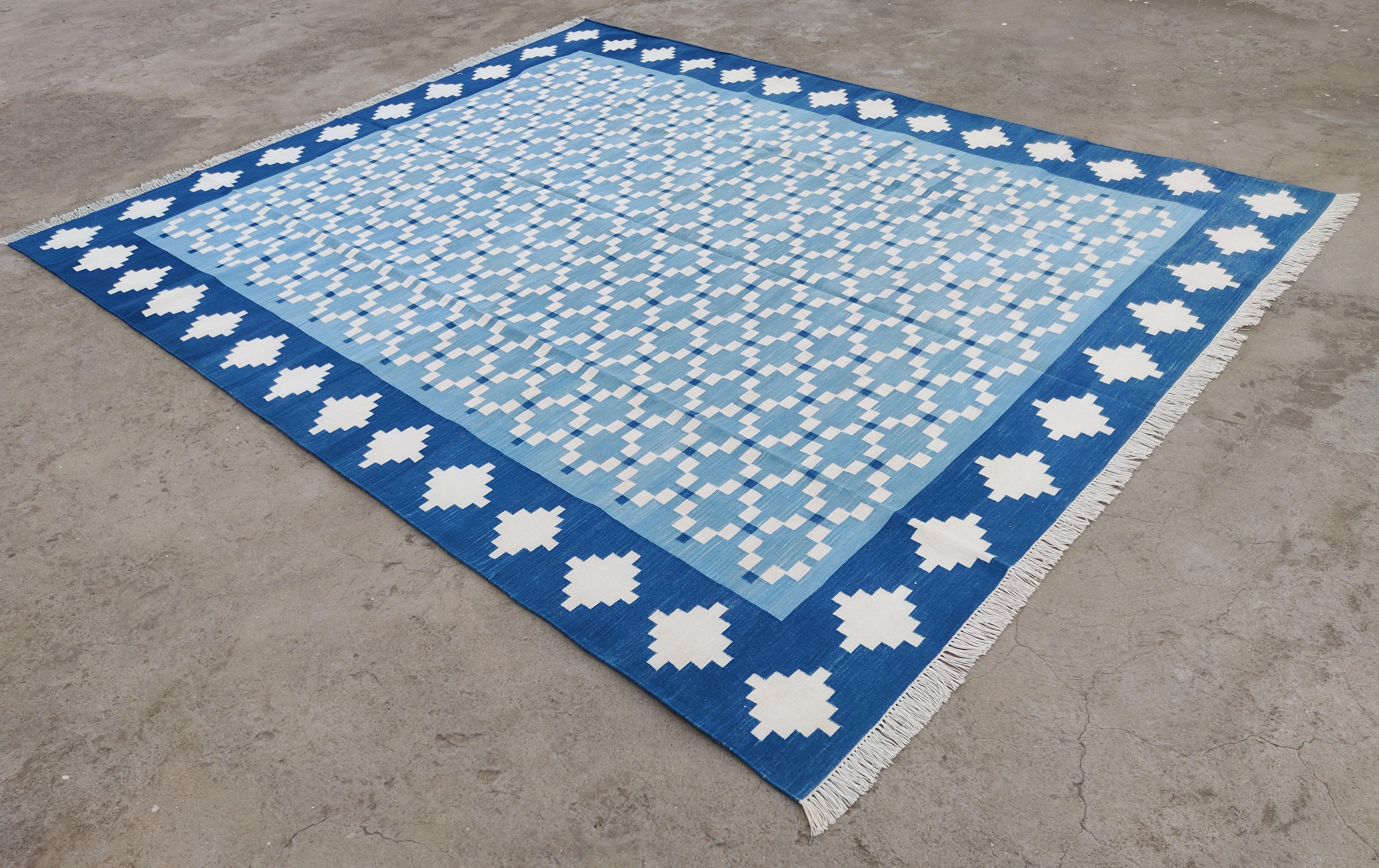 Tappeto a tessitura piatta in cotone fatto a mano, 8x10 Blu, Whiting Geometrico Indiano Dhurrie in vendita 3