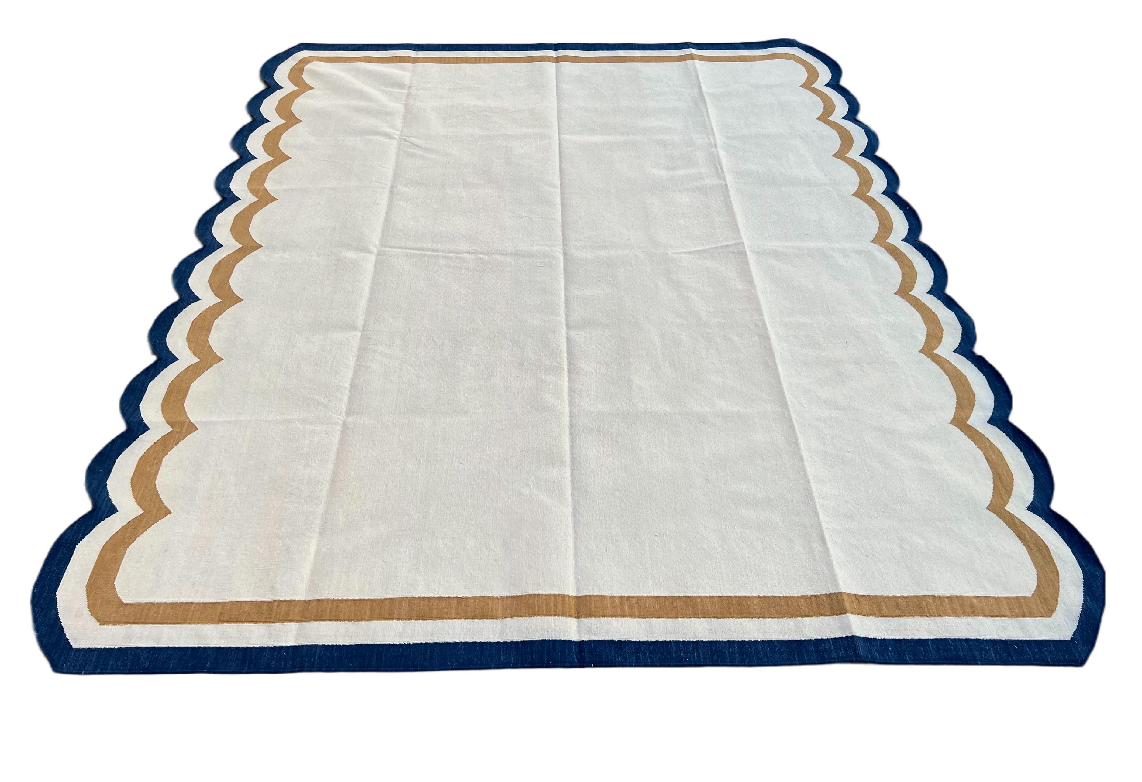 Handmade Cotton Area Flat Weave Rug, 8x10 Cream And Blue Scallop Striped Dhurrie In New Condition For Sale In Jaipur, IN