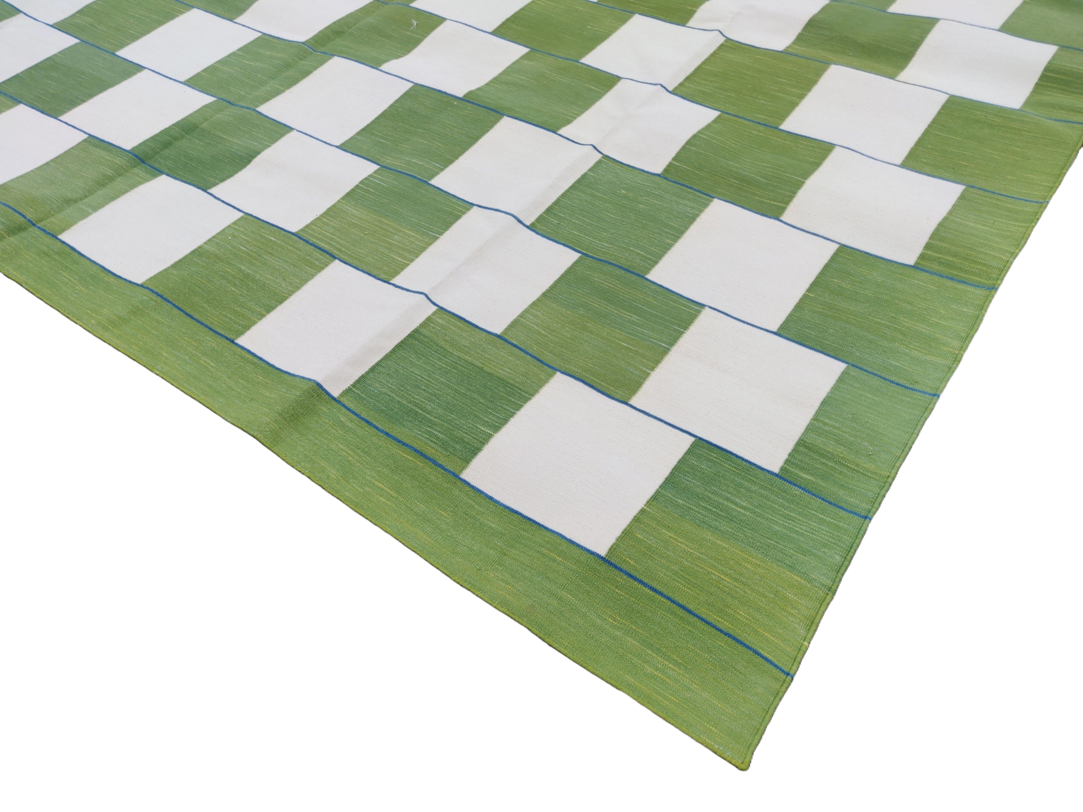 Mid-Century moderno Tappeto a tessitura piatta in cotone fatto a mano, 8x10 Greene & Greene a quadri indiani in vendita
