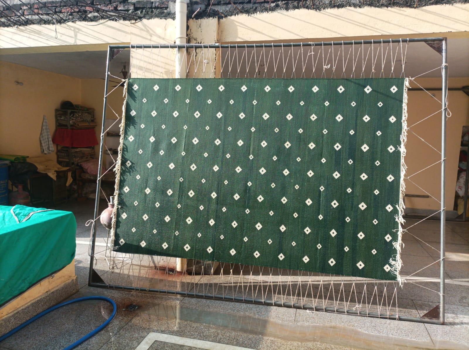 Alfombra de Algodón Hecha a Mano, 8x10 Diamante Verde y Blanco Dhurrie Indio en venta 6