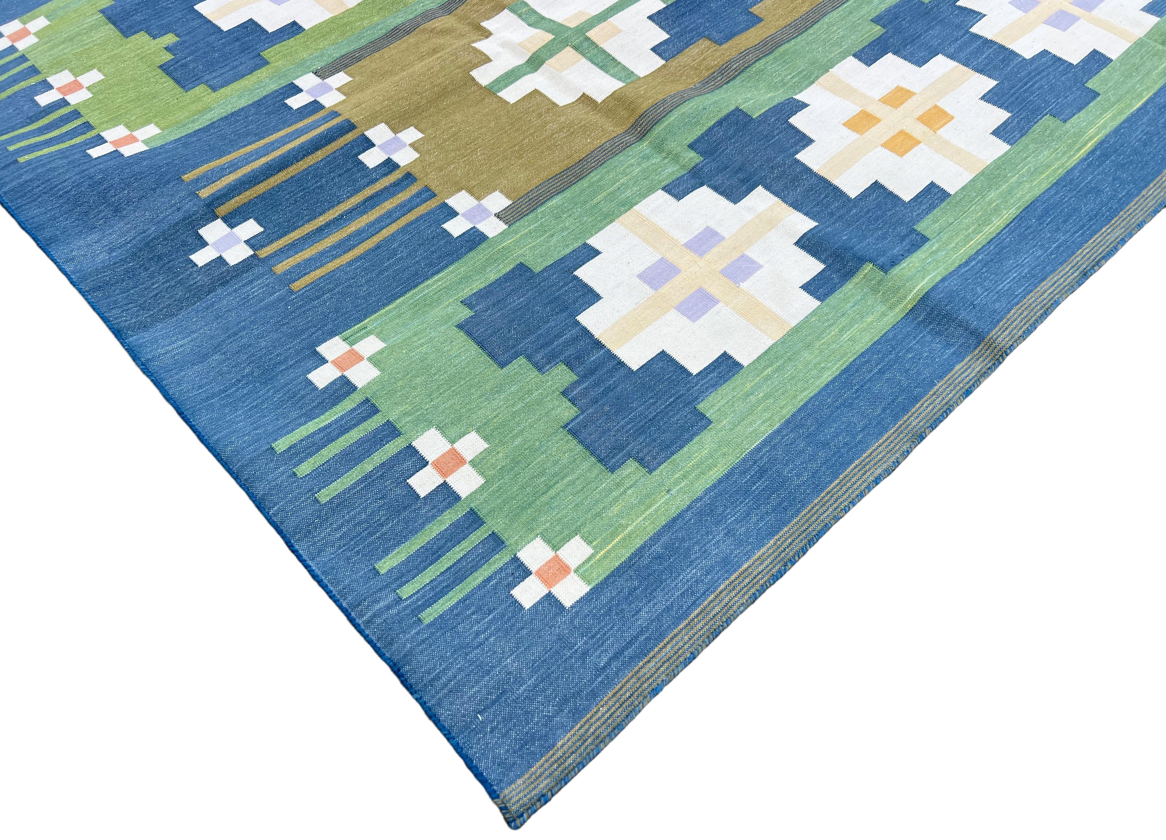 Tessuto a mano Tappeto a tessitura piatta in cotone fatto a mano, 8x10 Greene & Greene, Blue Geometric Indian Dhurrie in vendita