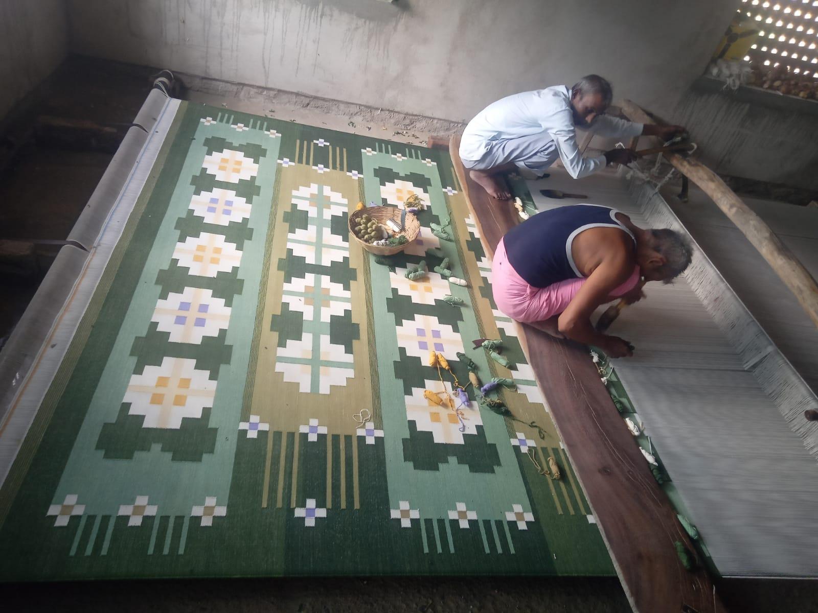 Alfombra de Algodón Hecha a Mano de Tejido Plano, 8x10 Verde, Crema Geométrica India Dhurrie en venta 6