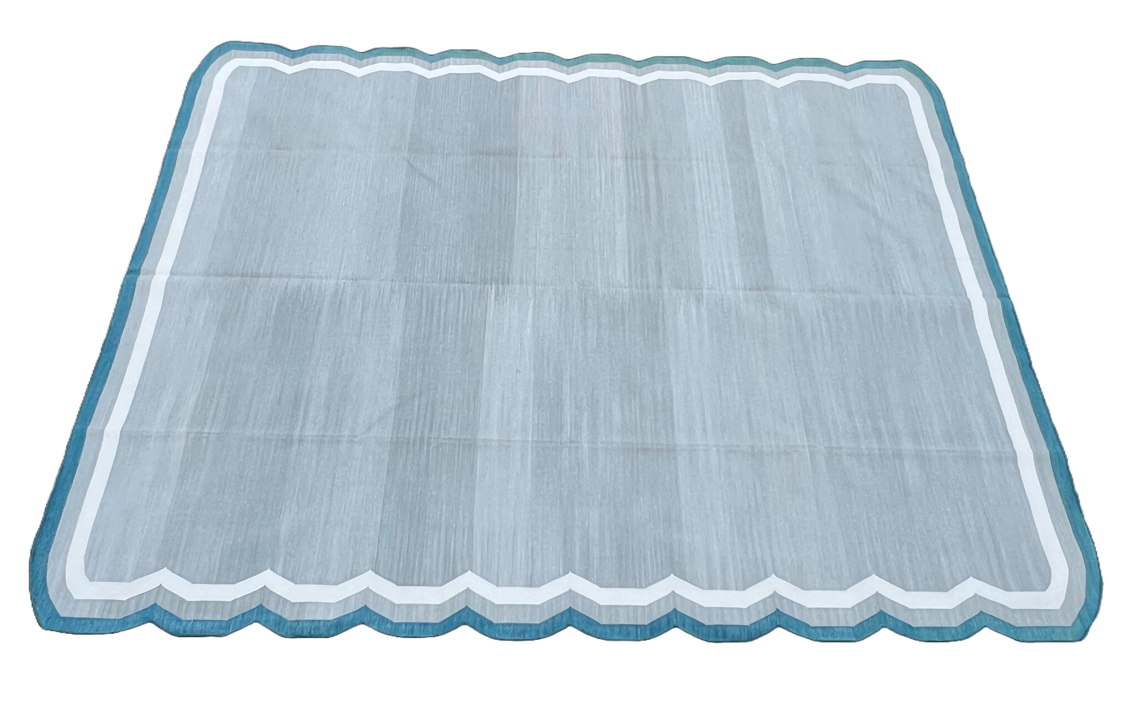 Tappeto a tessitura piatta in cotone fatto a mano, 8x10 Grigio e blu con smerlatura indiana Dhurrie in vendita 2