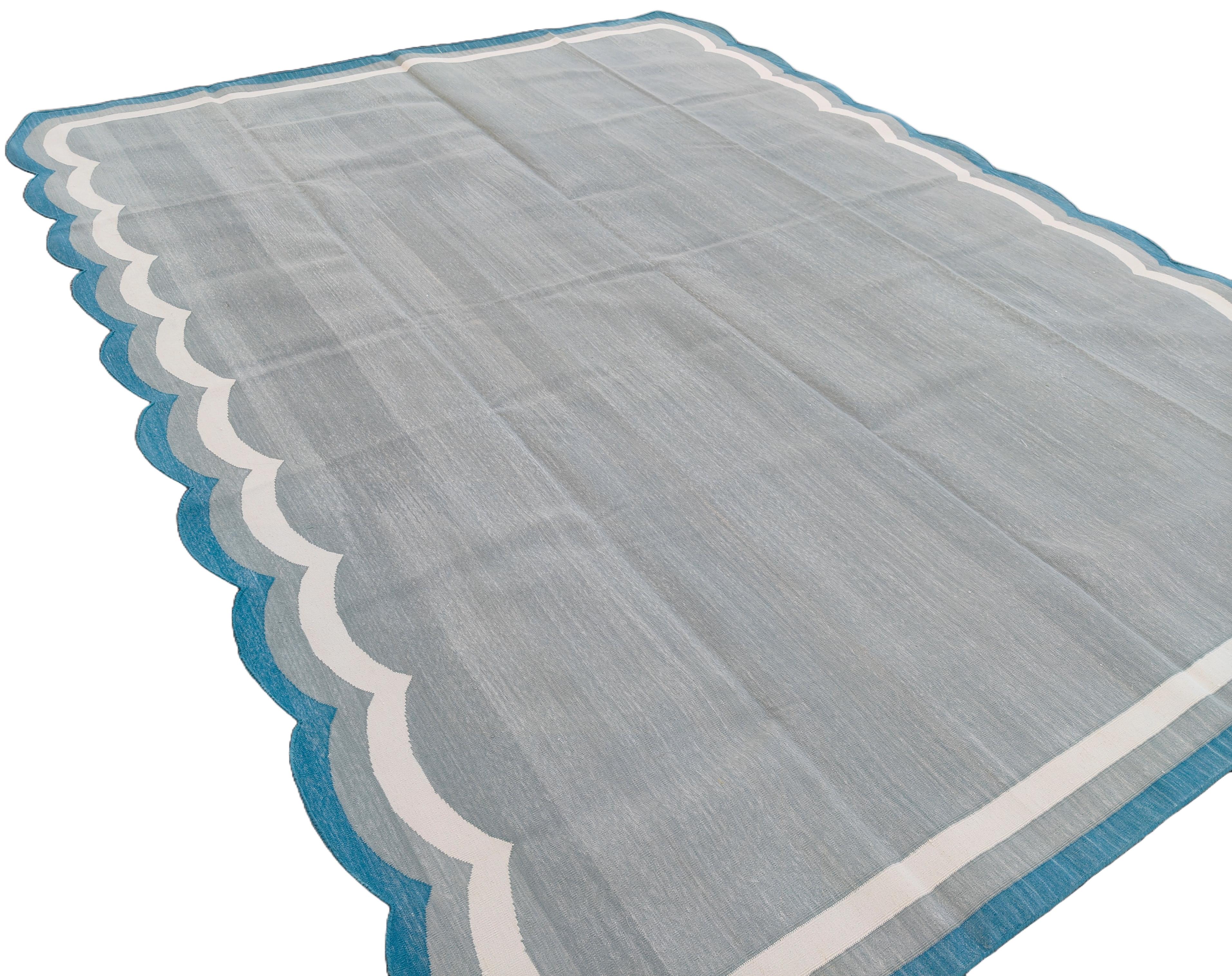 Handgefertigter Flachgewebe-Teppich aus Baumwolle, 8x10 Grau und Blau Indischer Dhurrie mit Wellenmuster im Angebot 4