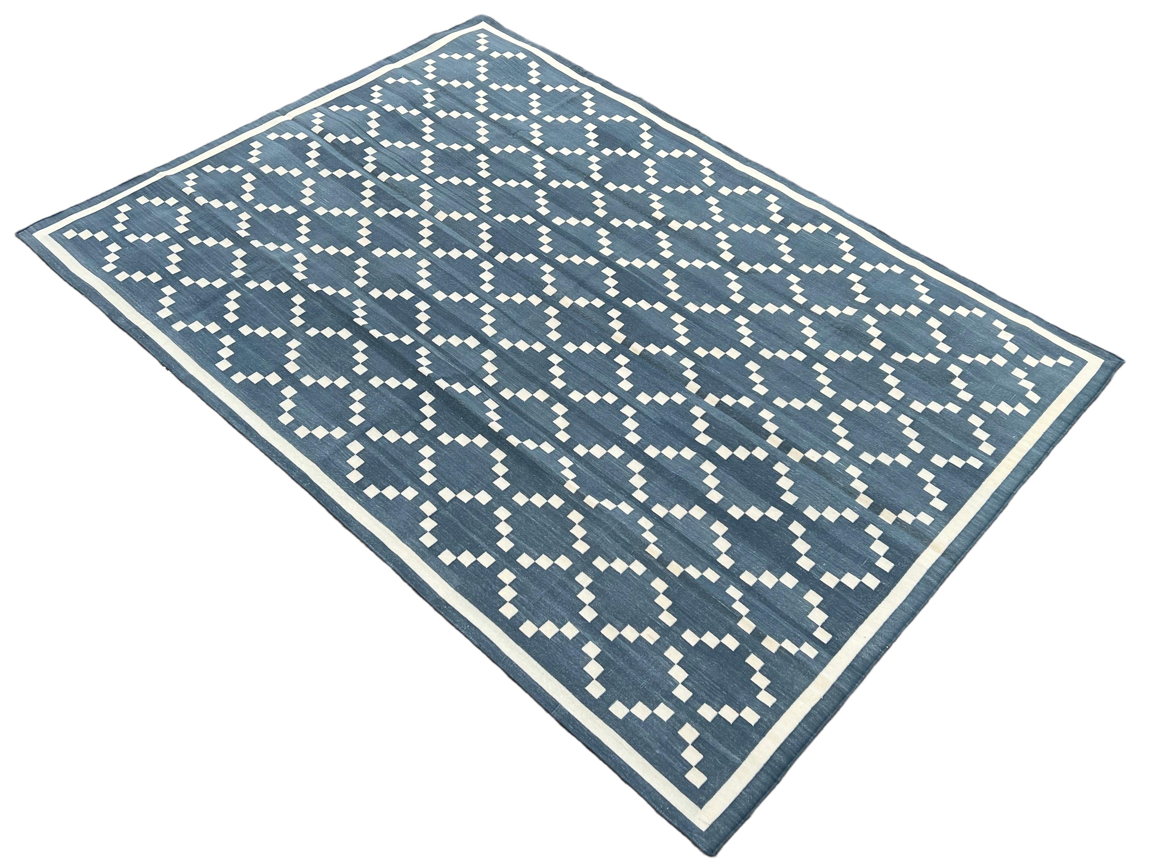 Handmade Cotton Area Flat Weave Rug, 8x10 Grey And Cream Diamond Indian Dhurrie For Sale 4