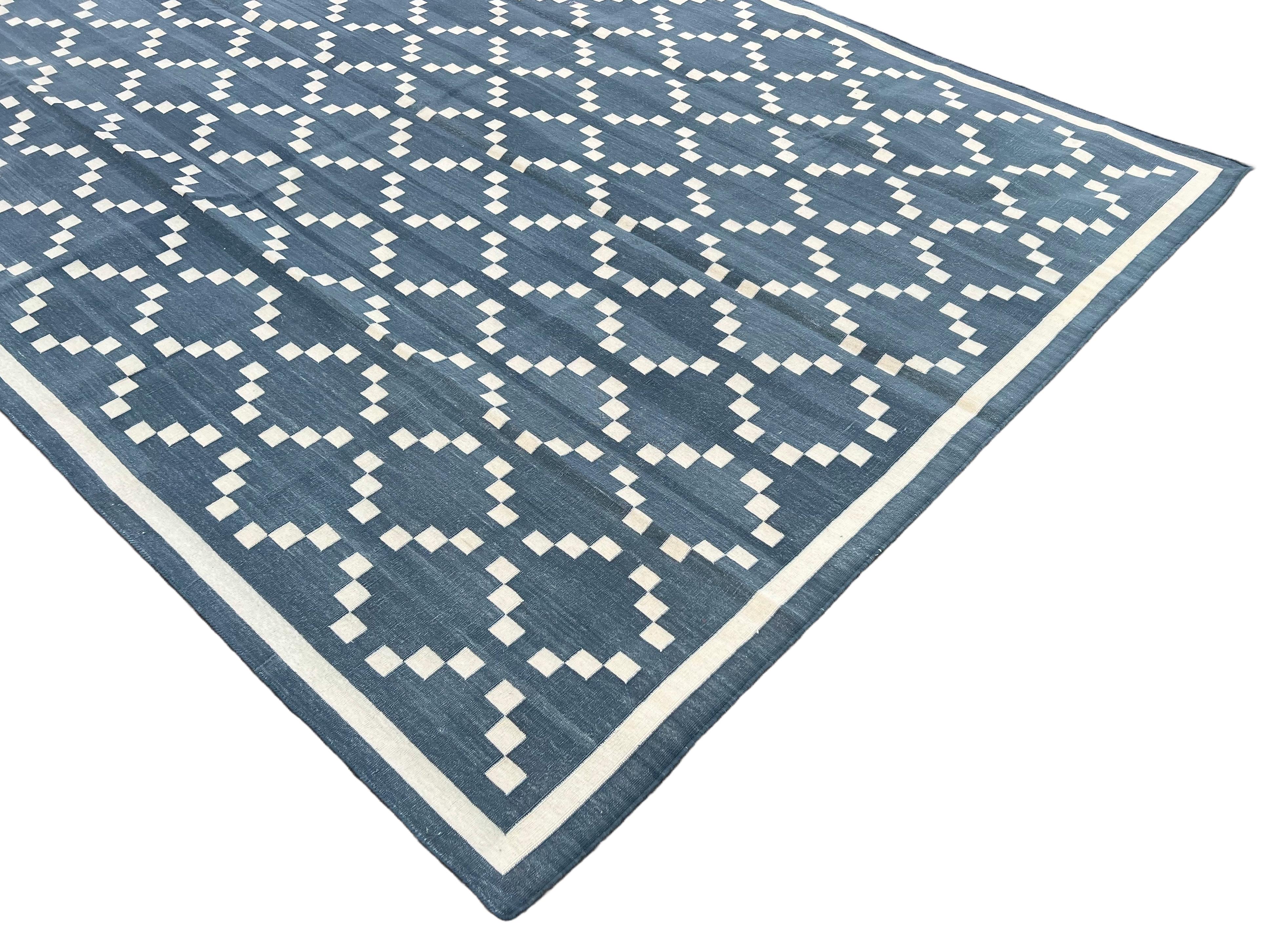 Hand-Woven Handmade Cotton Area Flat Weave Rug, 8x10 Grey And Cream Diamond Indian Dhurrie For Sale