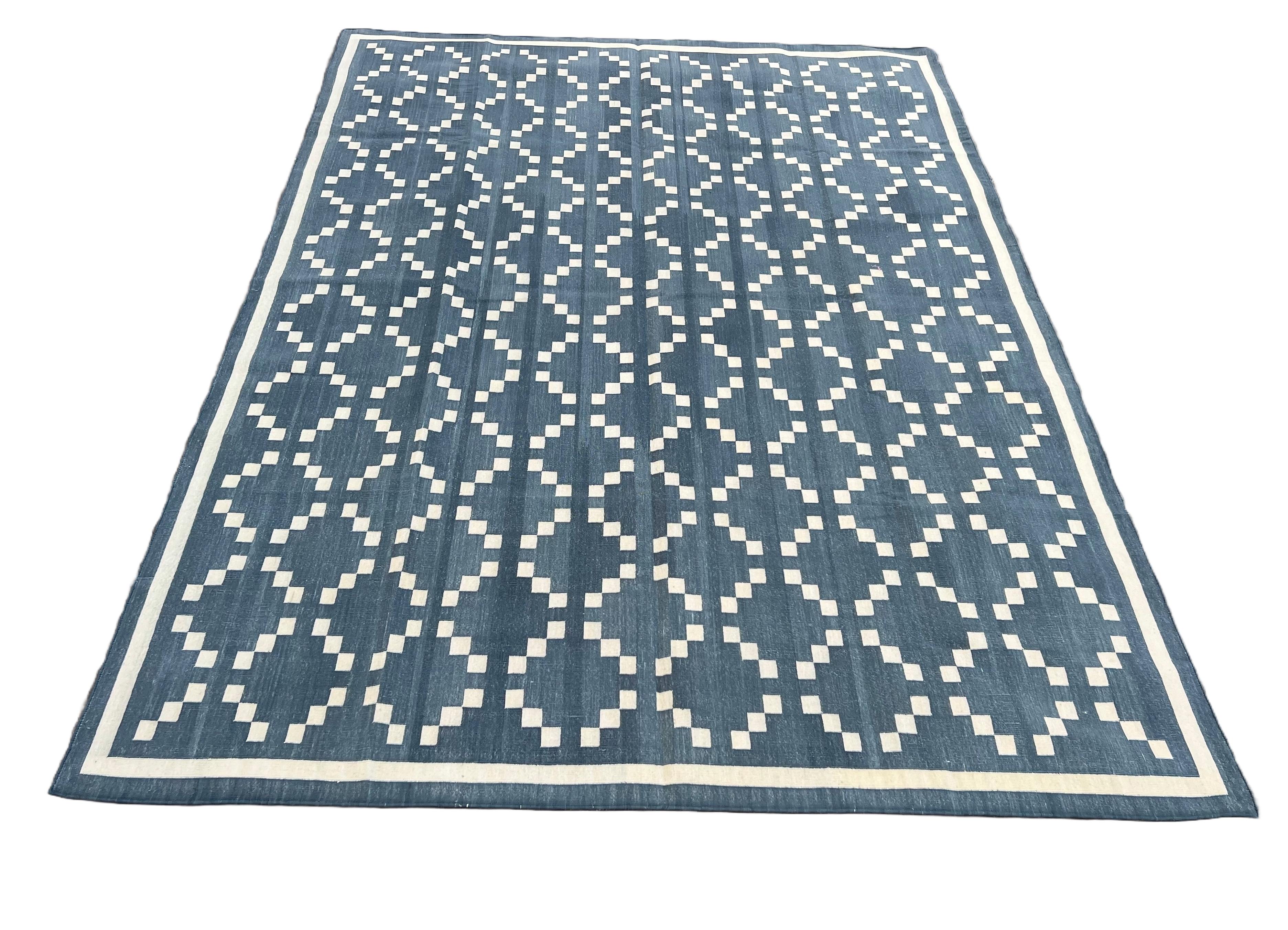 Contemporary Handmade Cotton Area Flat Weave Rug, 8x10 Grey And Cream Diamond Indian Dhurrie For Sale