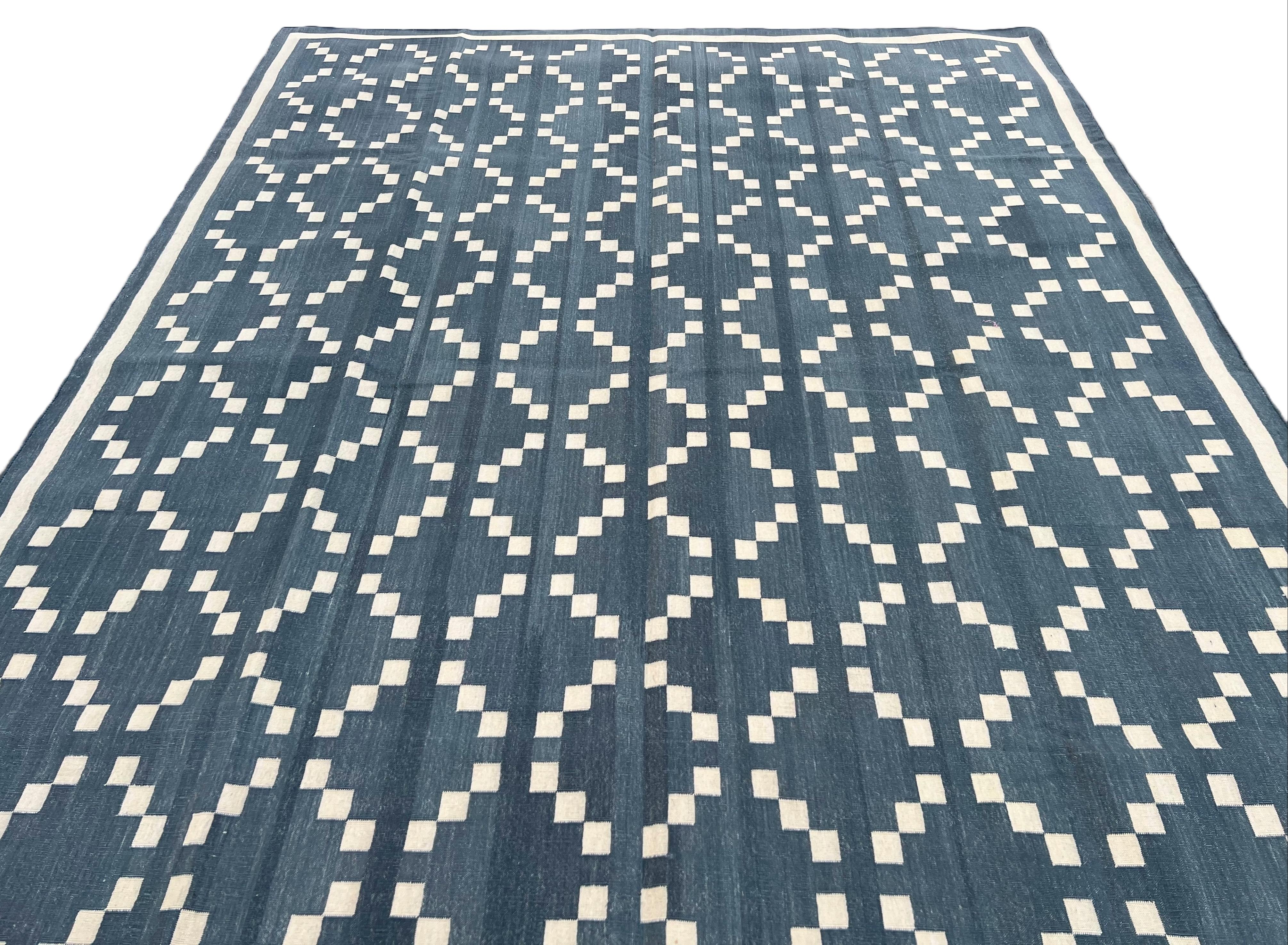 Handmade Cotton Area Flat Weave Rug, 8x10 Grey And Cream Diamond Indian Dhurrie For Sale 1