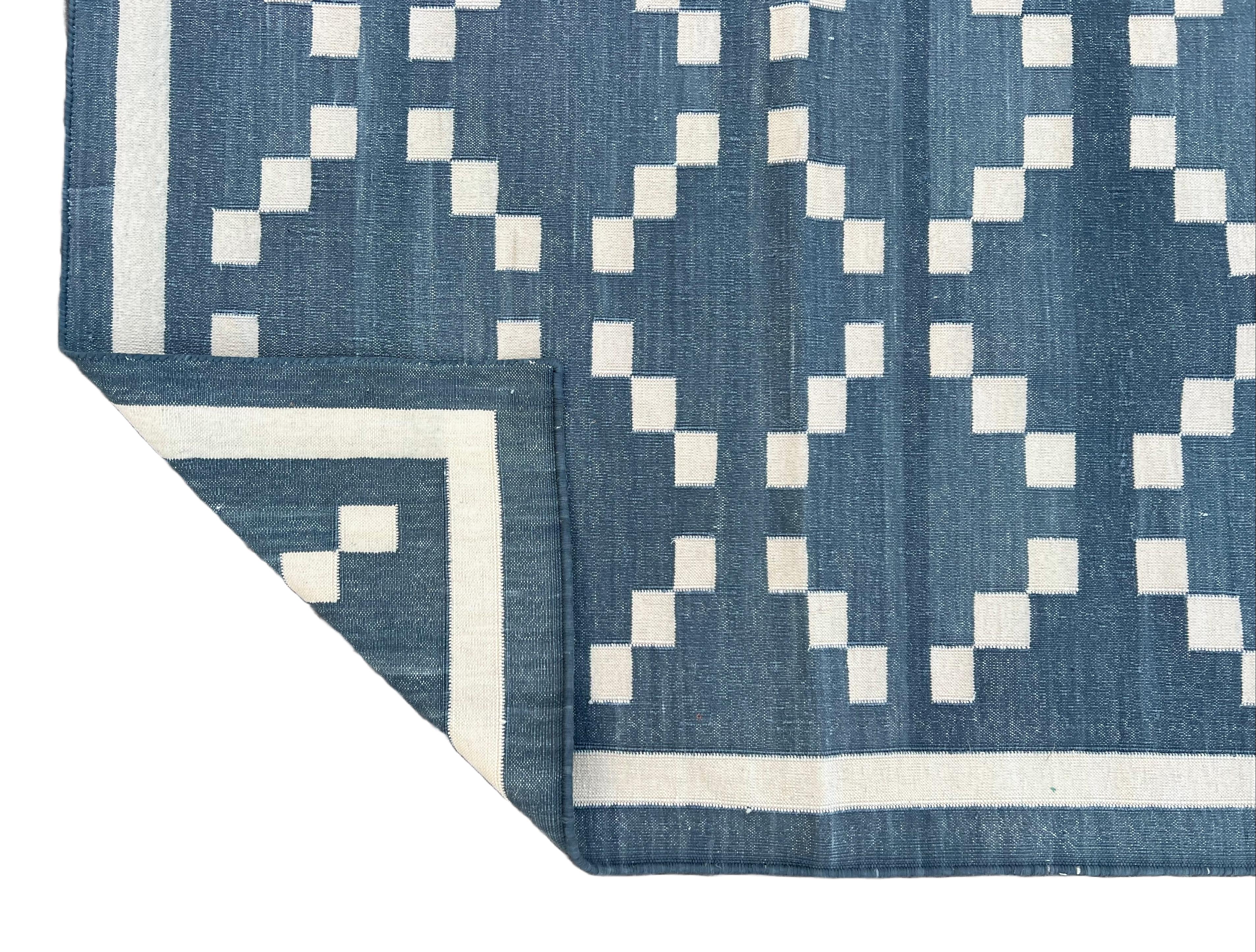 Handmade Cotton Area Flat Weave Rug, 8x10 Grey And Cream Diamond Indian Dhurrie For Sale 3