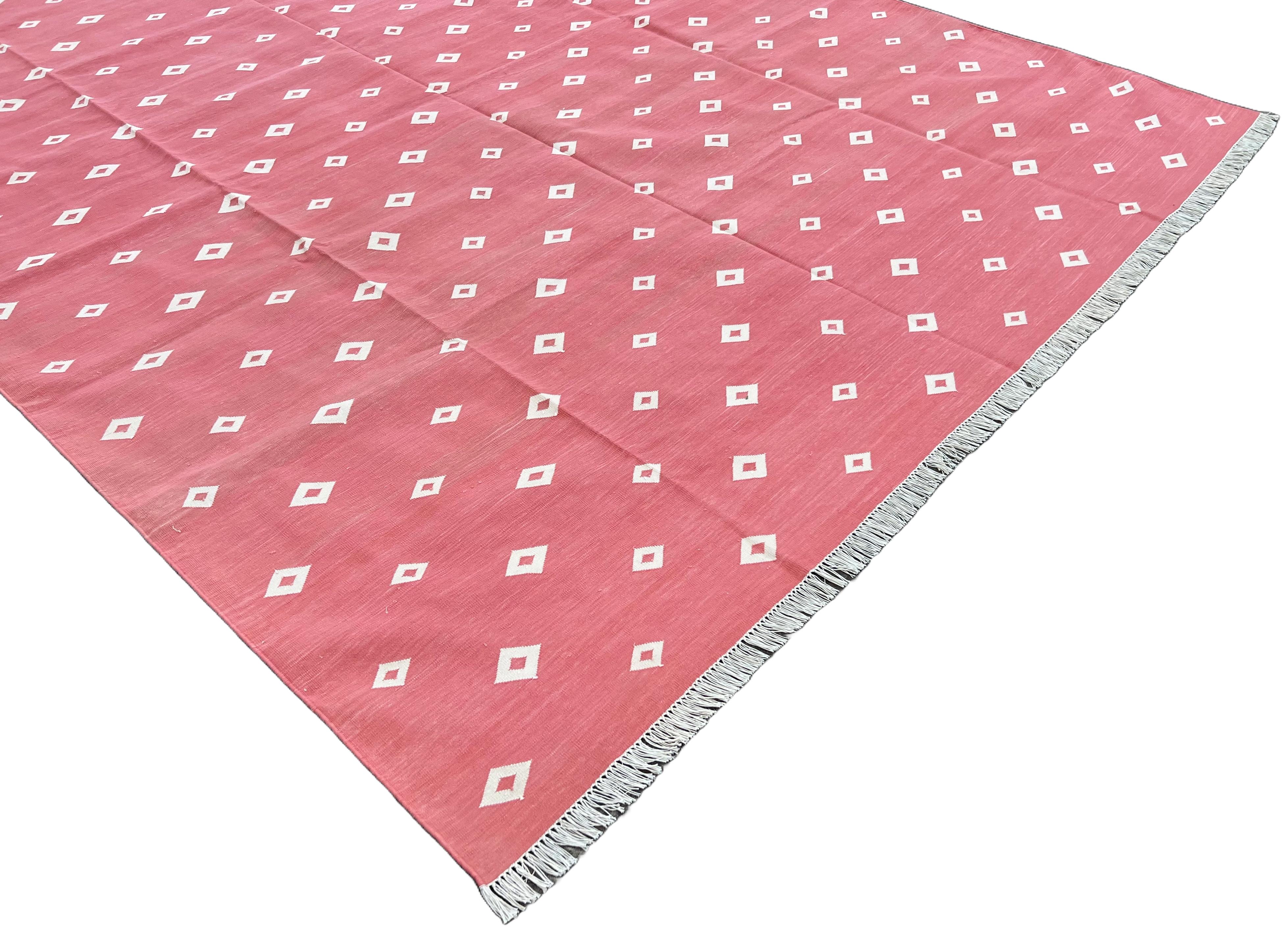 Handmade Cotton Area Flat Weave Rug, 8x10 Pink And White Diamond Indian Dhurrie In New Condition For Sale In Jaipur, IN