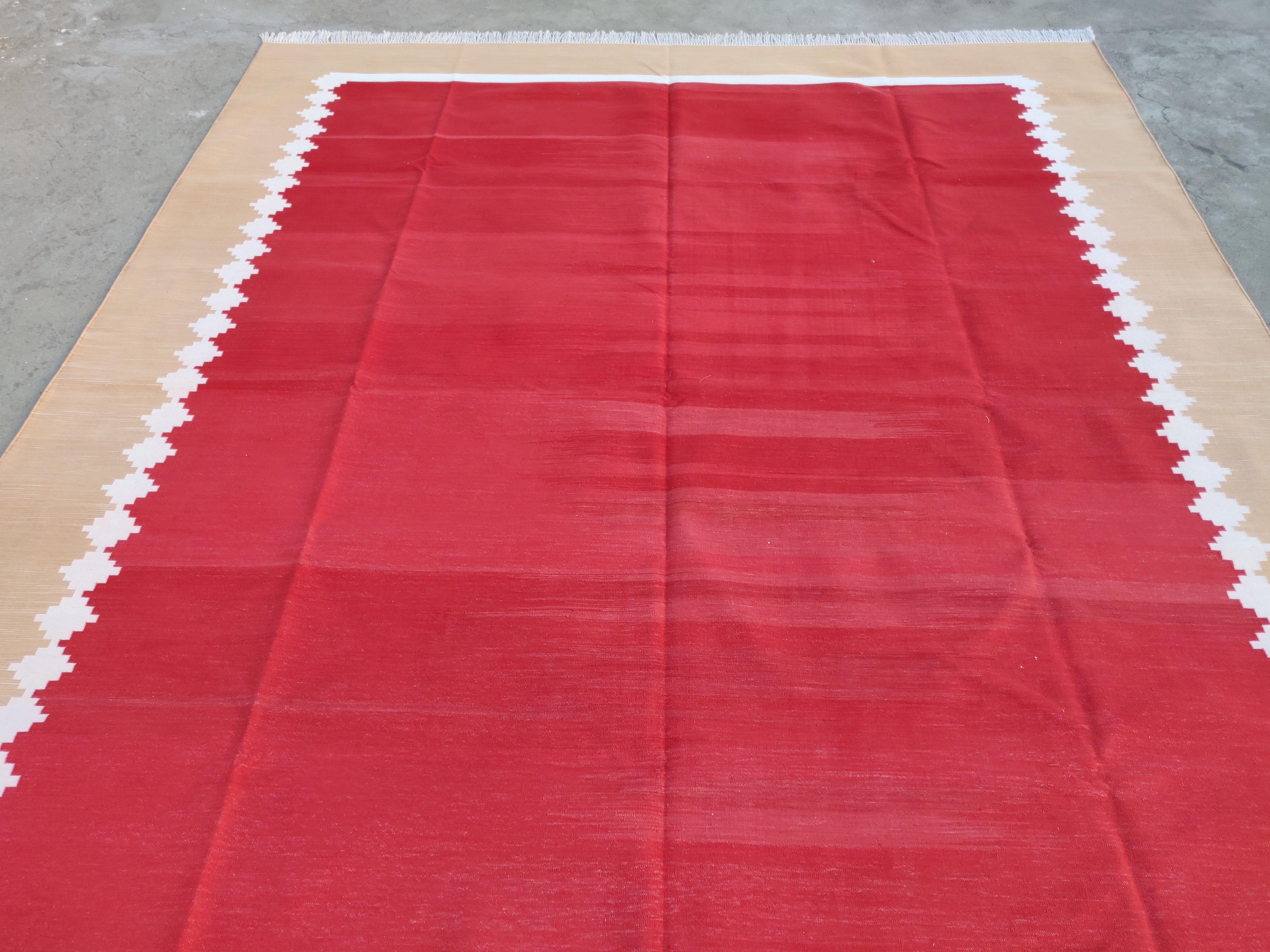 Alfombra de algodón hecha a mano de tejido plano, 8x10 roja, con estrellas color tostado Dhurrie india en Nuevo estado para la venta en Jaipur, IN