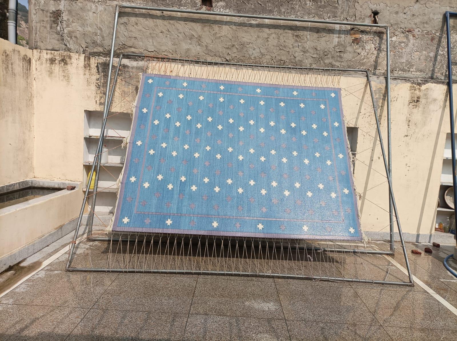 Alfombra de Algodón de Tejido Plano, 8x10 Azul Celeste, Lavanda Estrella India Dhurrie Moderno de mediados de siglo en venta