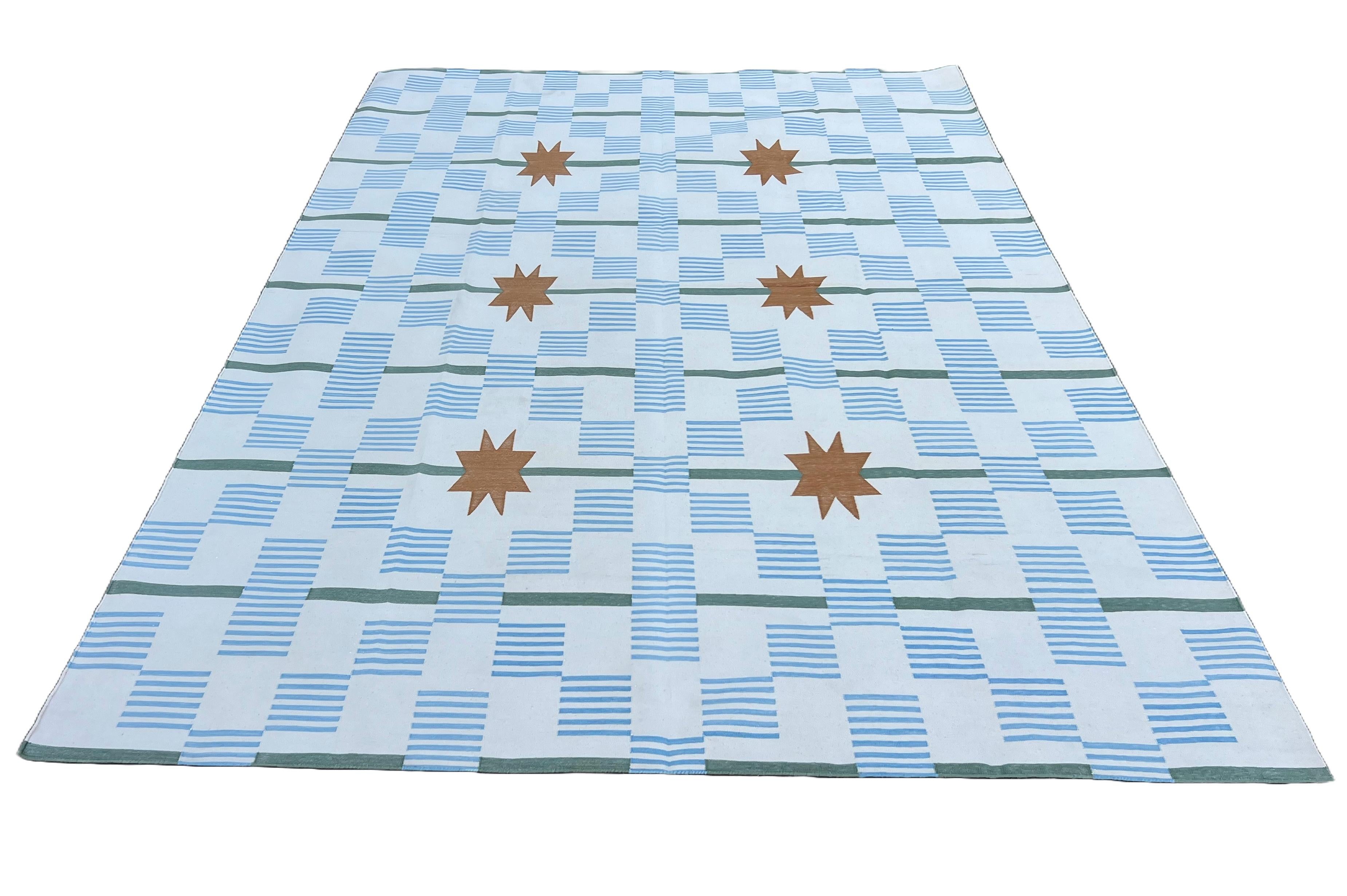 Handmade Cotton Area Flat Weave Rug, 8x10 White, Tan, Star Dash Indian Dhurrie In New Condition For Sale In Jaipur, IN