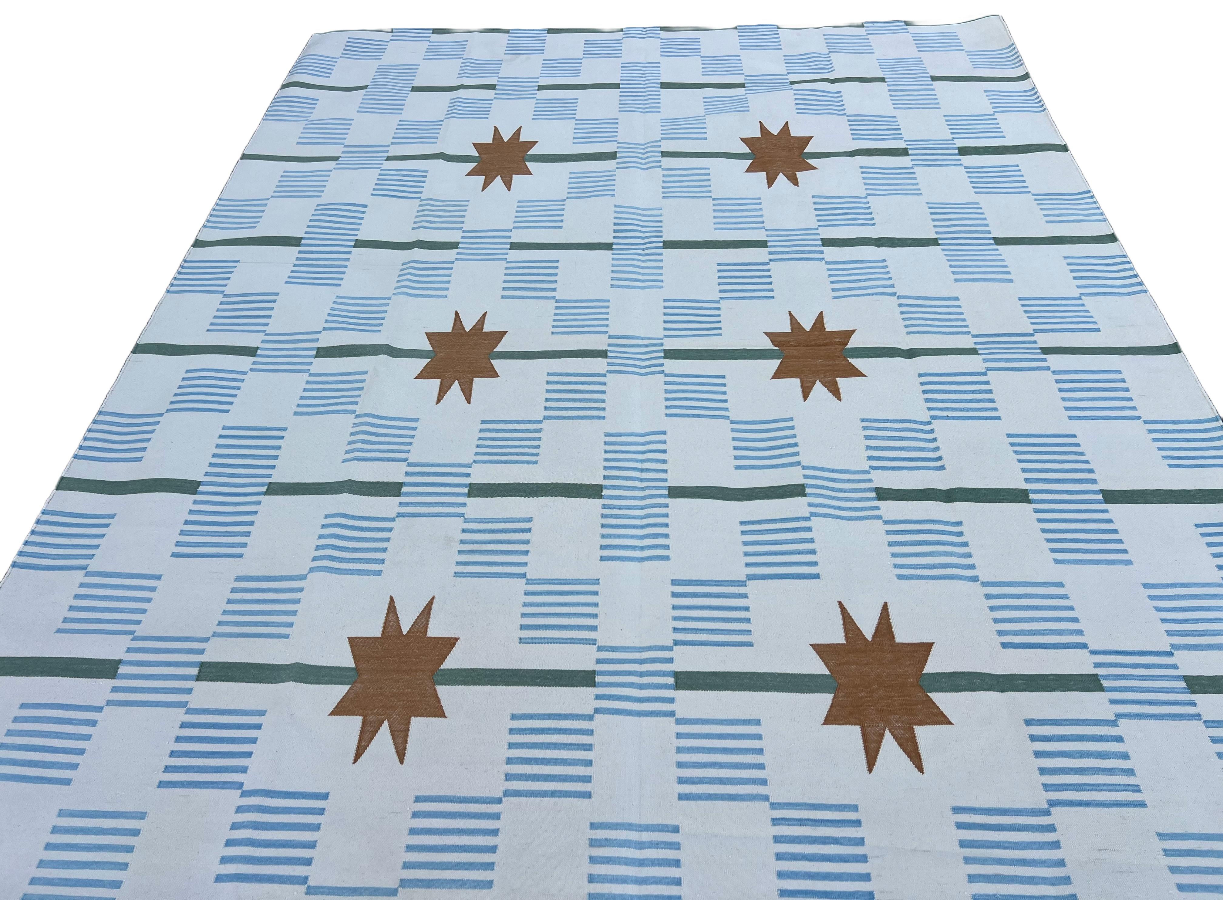 Contemporary Handmade Cotton Area Flat Weave Rug, 8x10 White, Tan, Star Dash Indian Dhurrie For Sale