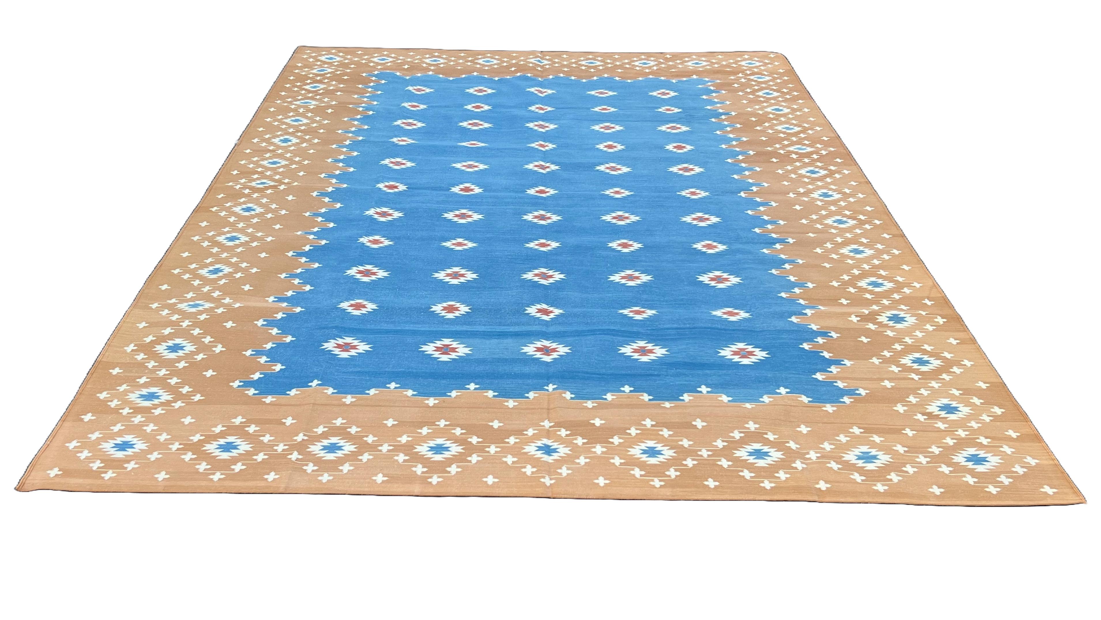 XXIe siècle et contemporain Tapis Dhurrie indien à tissage plat fait à la main, 9 x 12, bleu et brun clair en vente