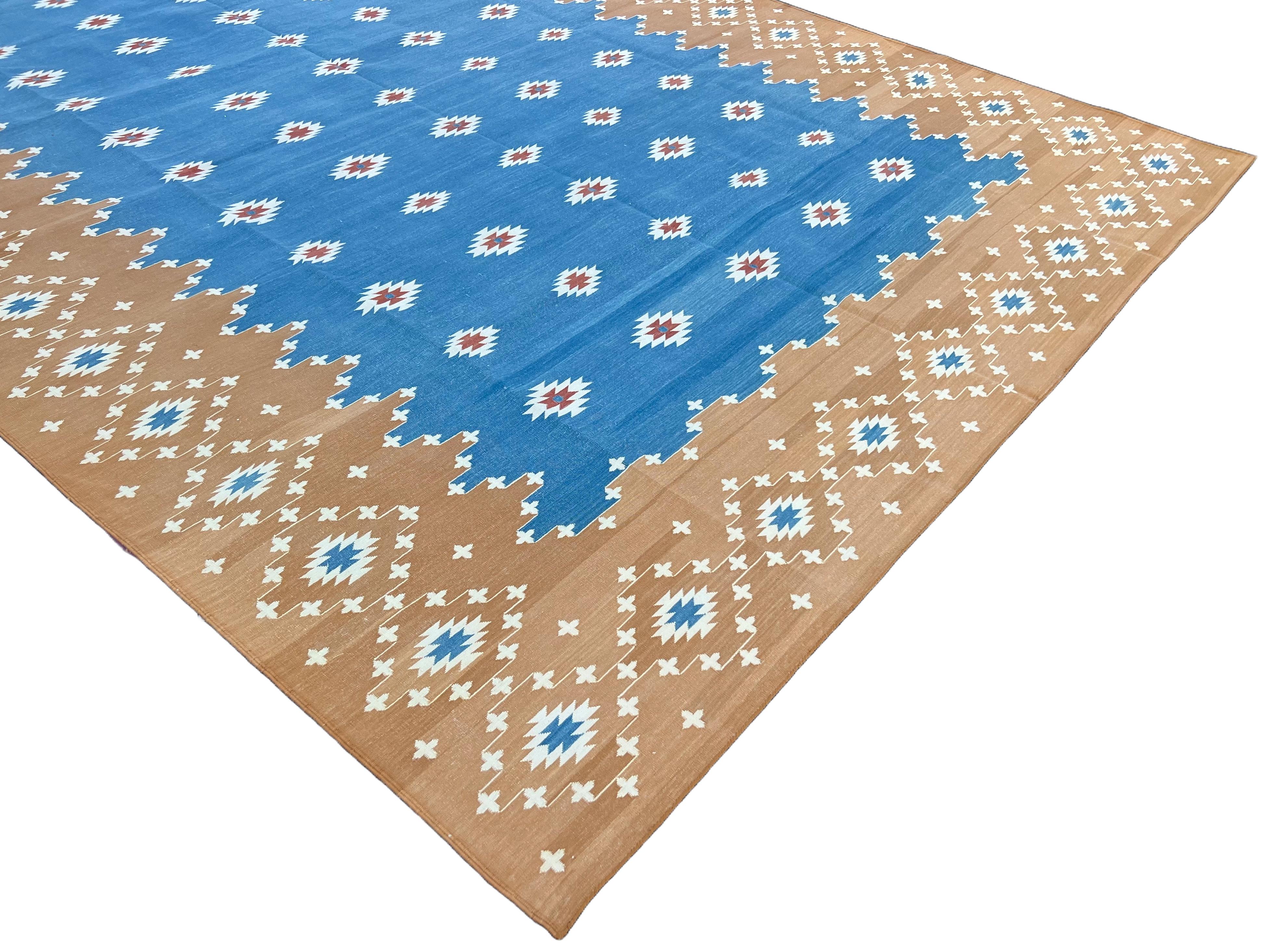 Tapis Dhurrie indien à tissage plat fait à la main, 9 x 12, bleu et brun clair en vente 1