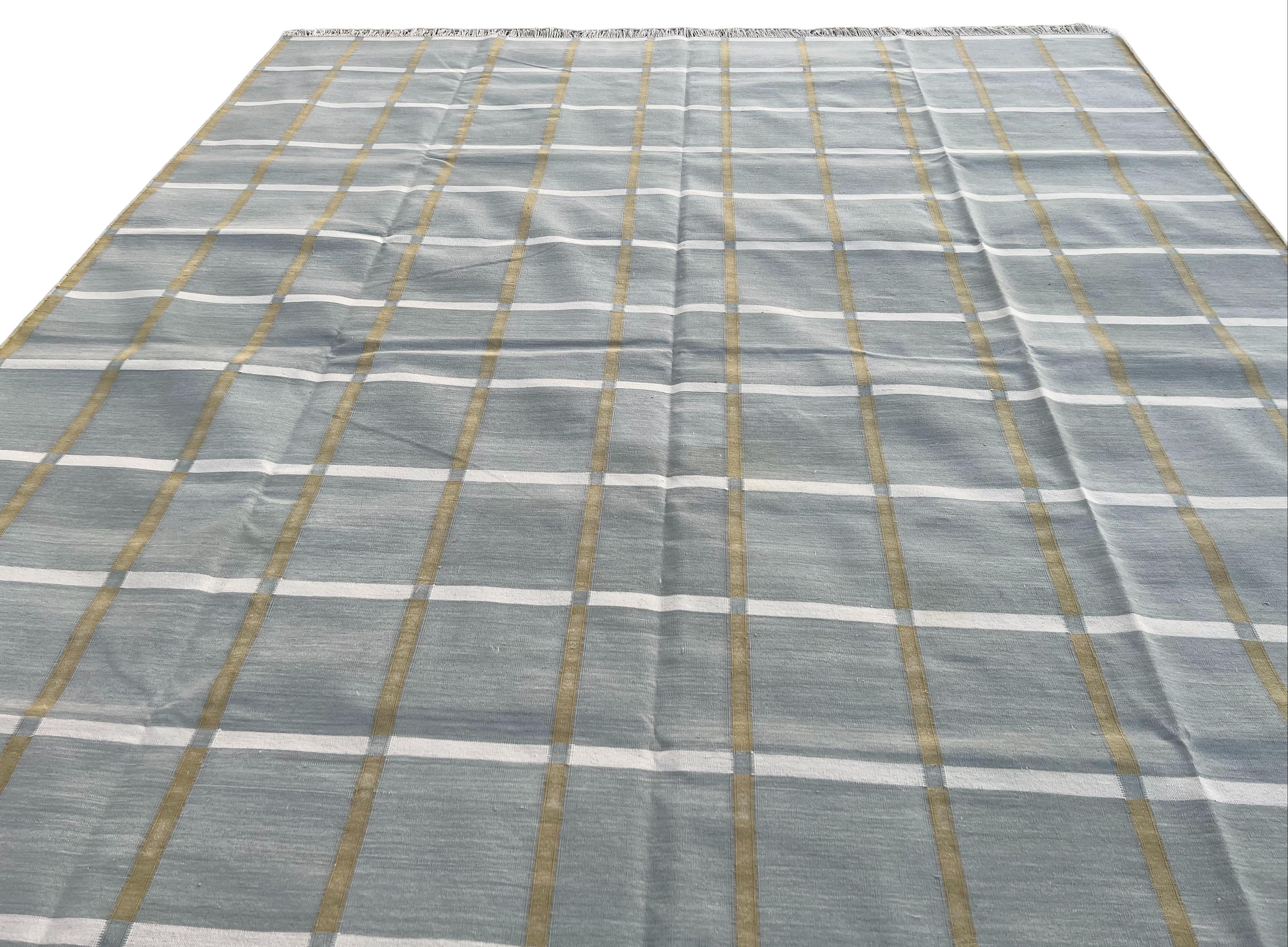 XXI secolo e contemporaneo Tappeto a tessitura piatta in cotone fatto a mano, 9x12 grigio a quadretti indiano Dhurrie in vendita