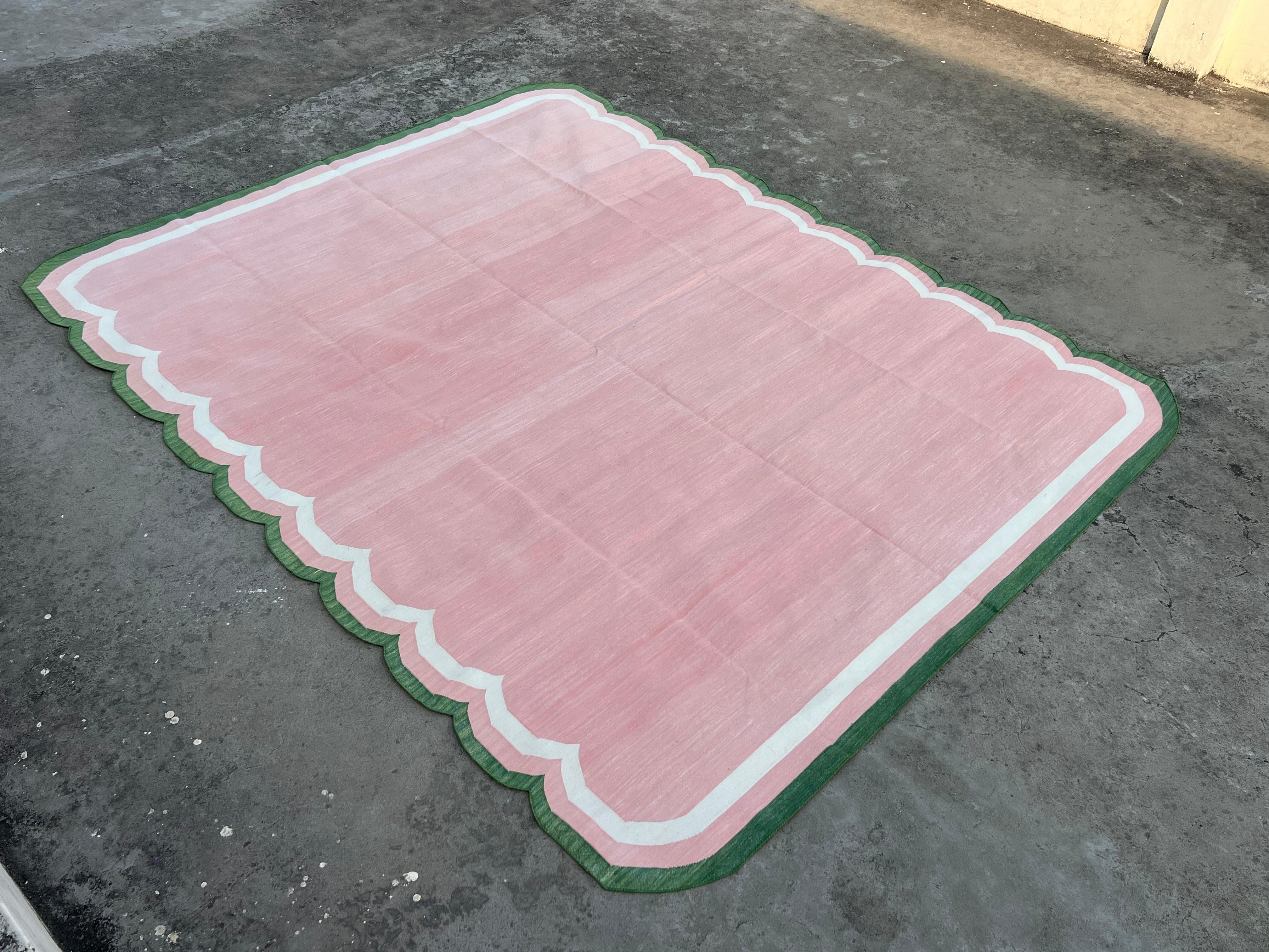 Tapis Dhurrie indien à tissage plat fait à la main, 9 x 12, rose, vert et festonné en vente 1