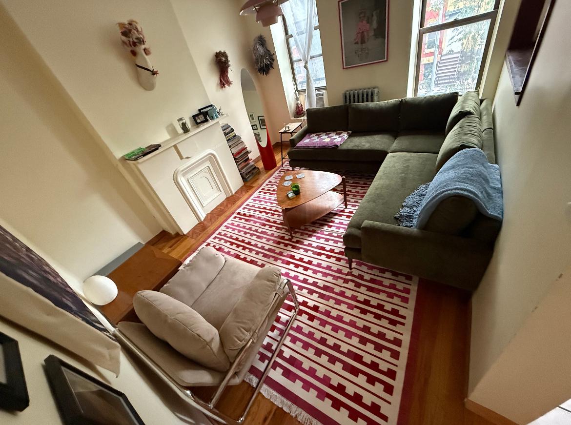 Tappeto a righe Marianne in cotone Nature tinto al vegetale, rosso, rosa e crema, dimensioni 9'x12' (270x360cm)

Queste speciali dhurry a trama piatta sono tessute a mano con un filo di cotone 100% a 15 strati. A causa delle speciali tecniche di