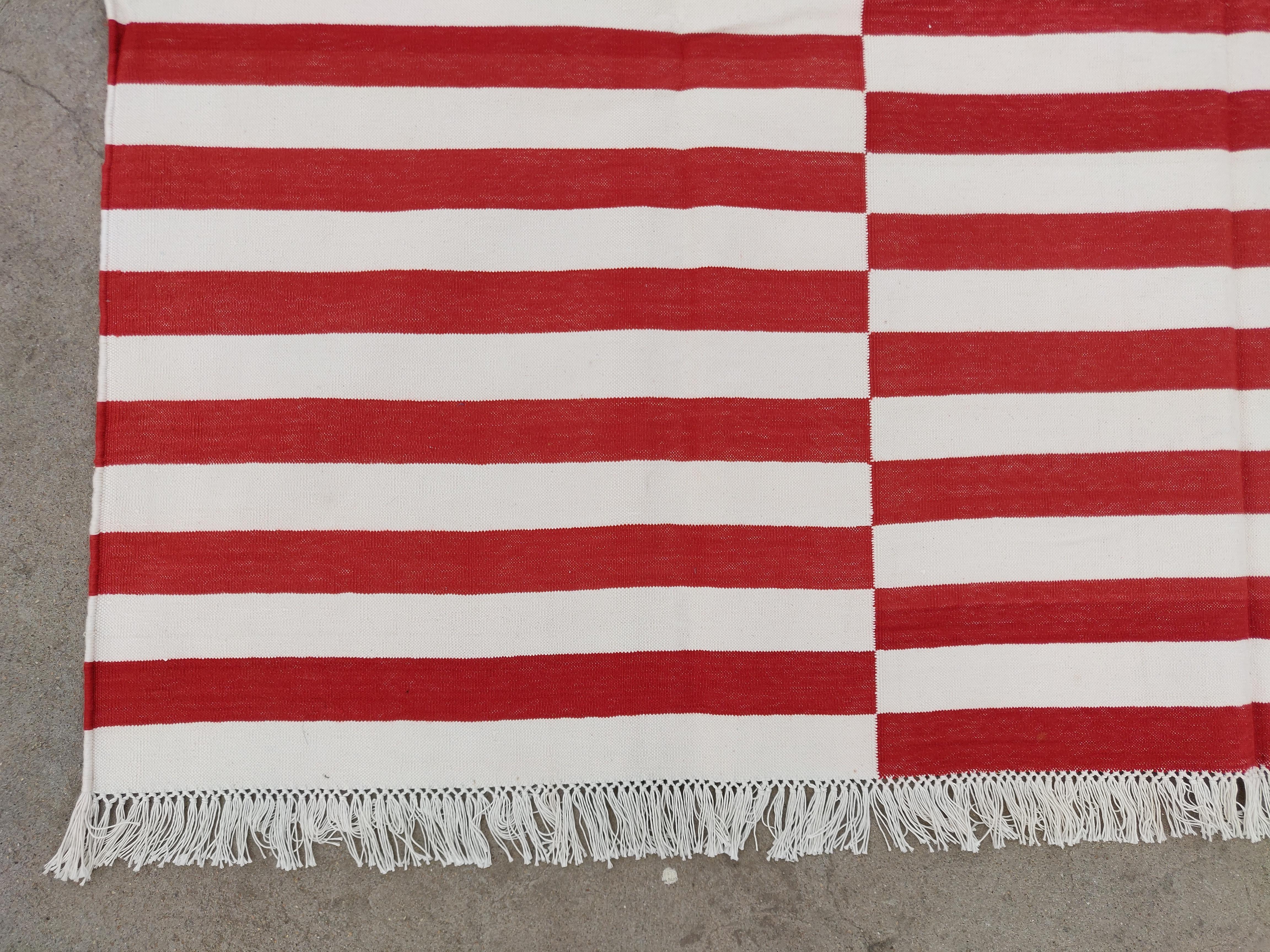 Handmade Cotton Area Flat Weave Rug, 9x12 Red And White Striped Indian Dhurrie For Sale 1