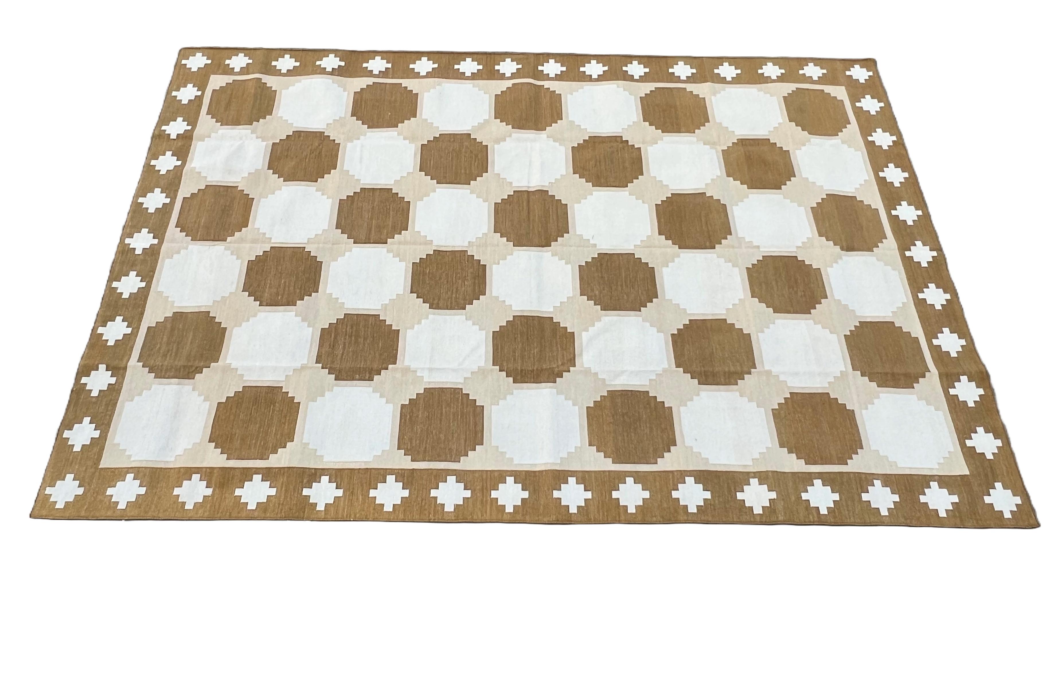 Mid-Century Modern Handmade Cotton Area Flat Weave Rug, Beige & Brown Indian Star Geometric Dhurrie For Sale