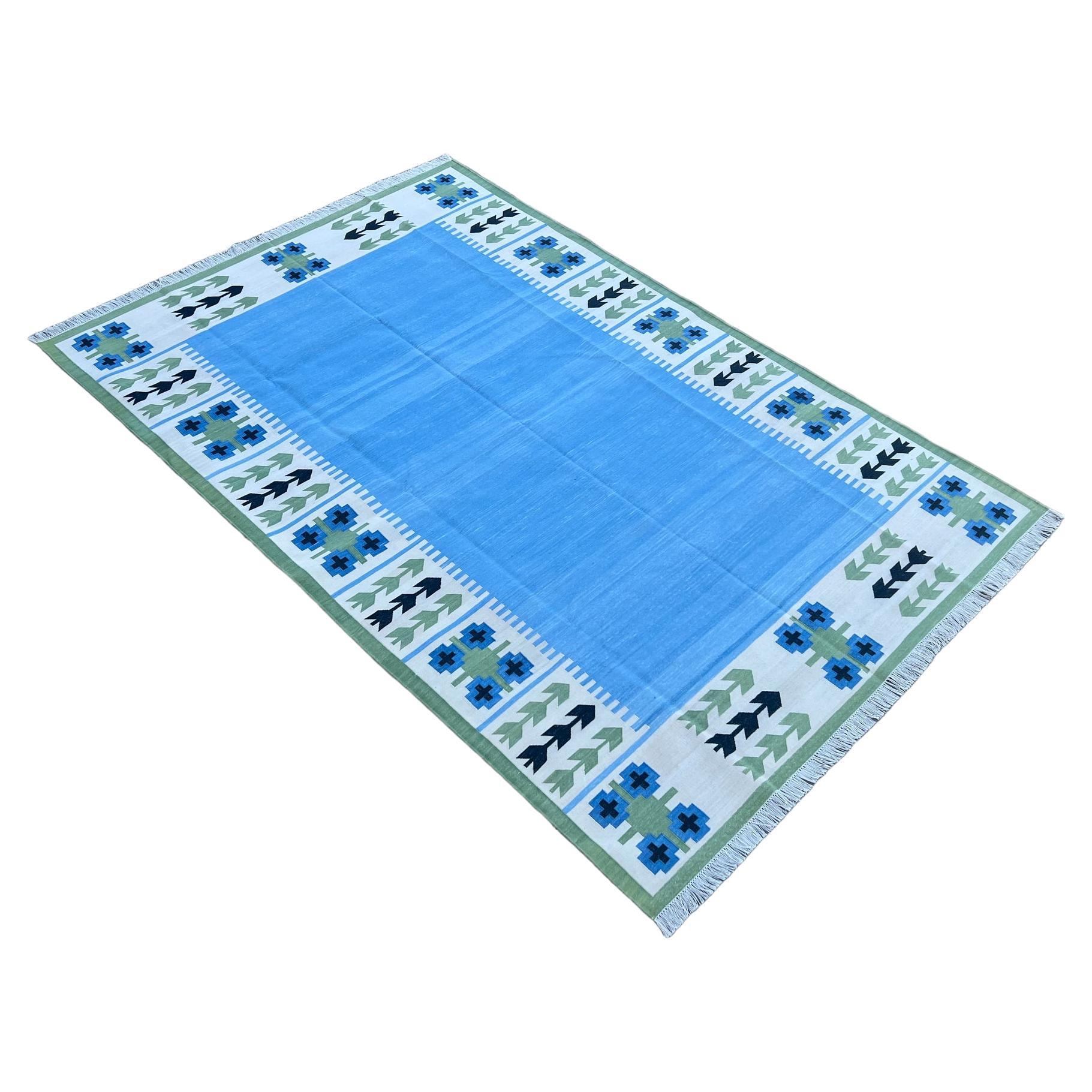 Handgefertigter Flachgewebe-Teppich aus Baumwolle, blaues und grünes Blattmuster, indisch Dhurrie