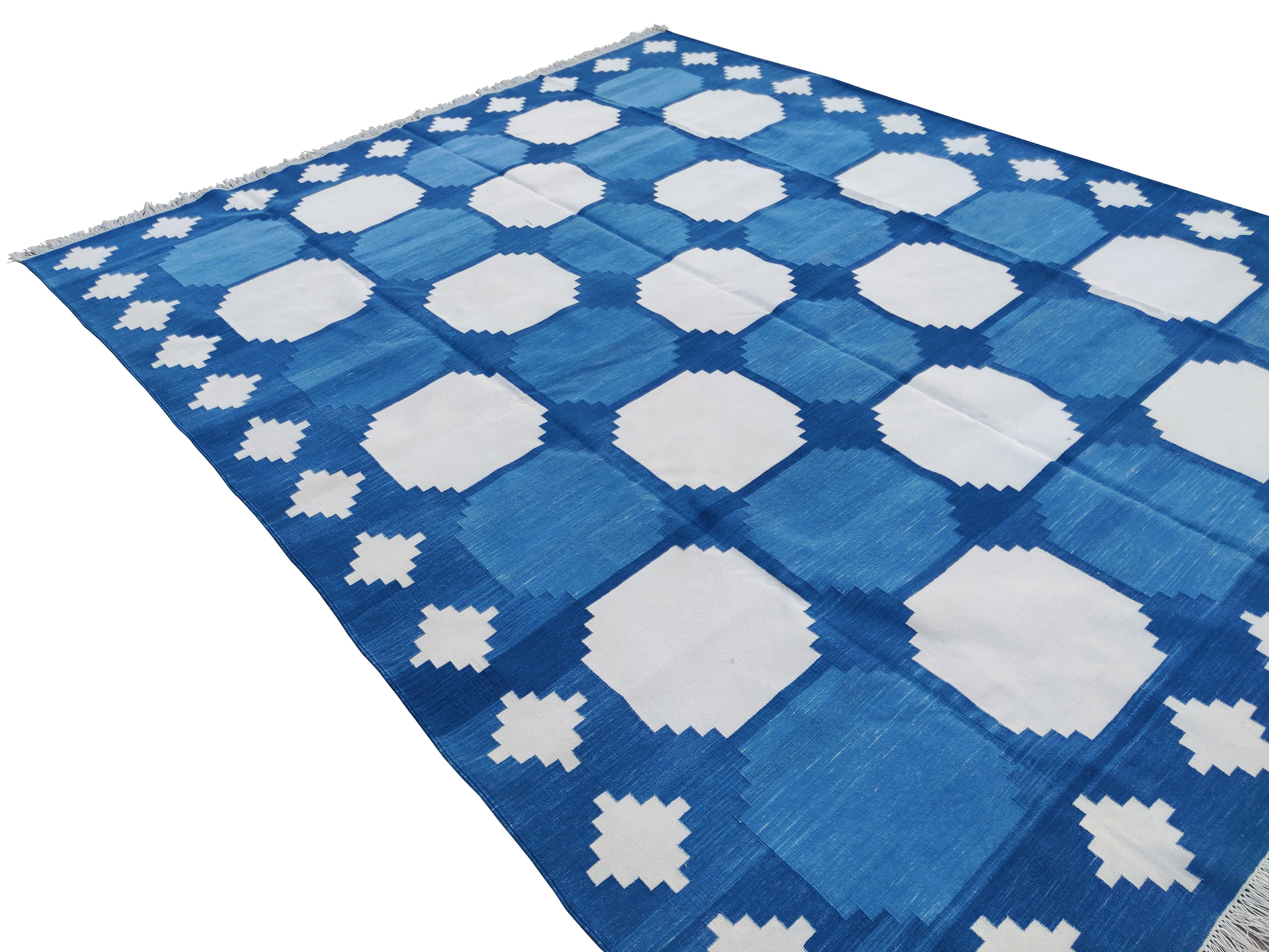 Contemporary Handmade Cotton Area Flat Weave Rug, Blue And White Geometric Indian Dhurrie-6x9 For Sale