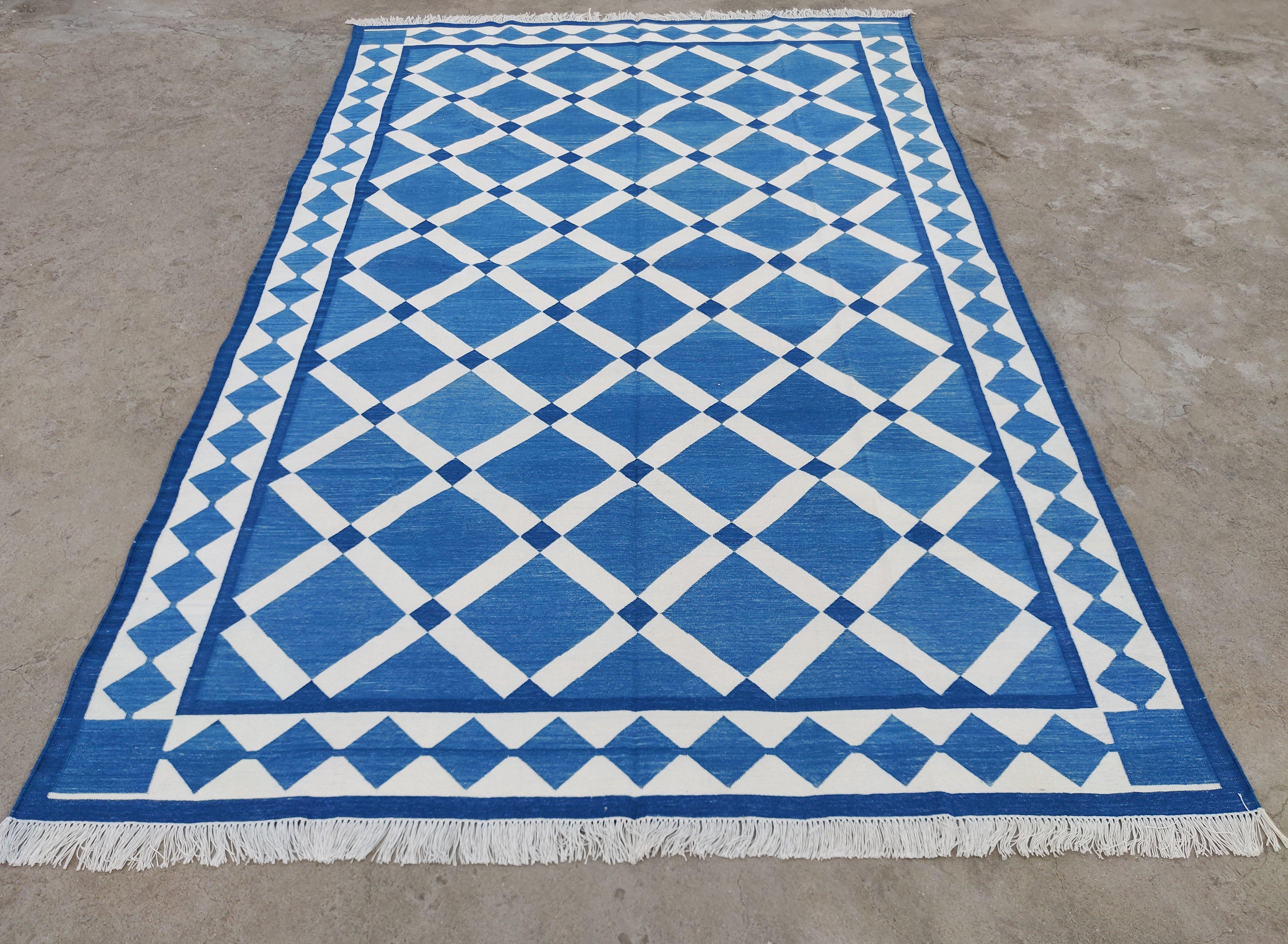 Hand-Woven Handmade Cotton Area Flat Weave Rug, Blue And White Geometric Indian Dhurrie Rug For Sale