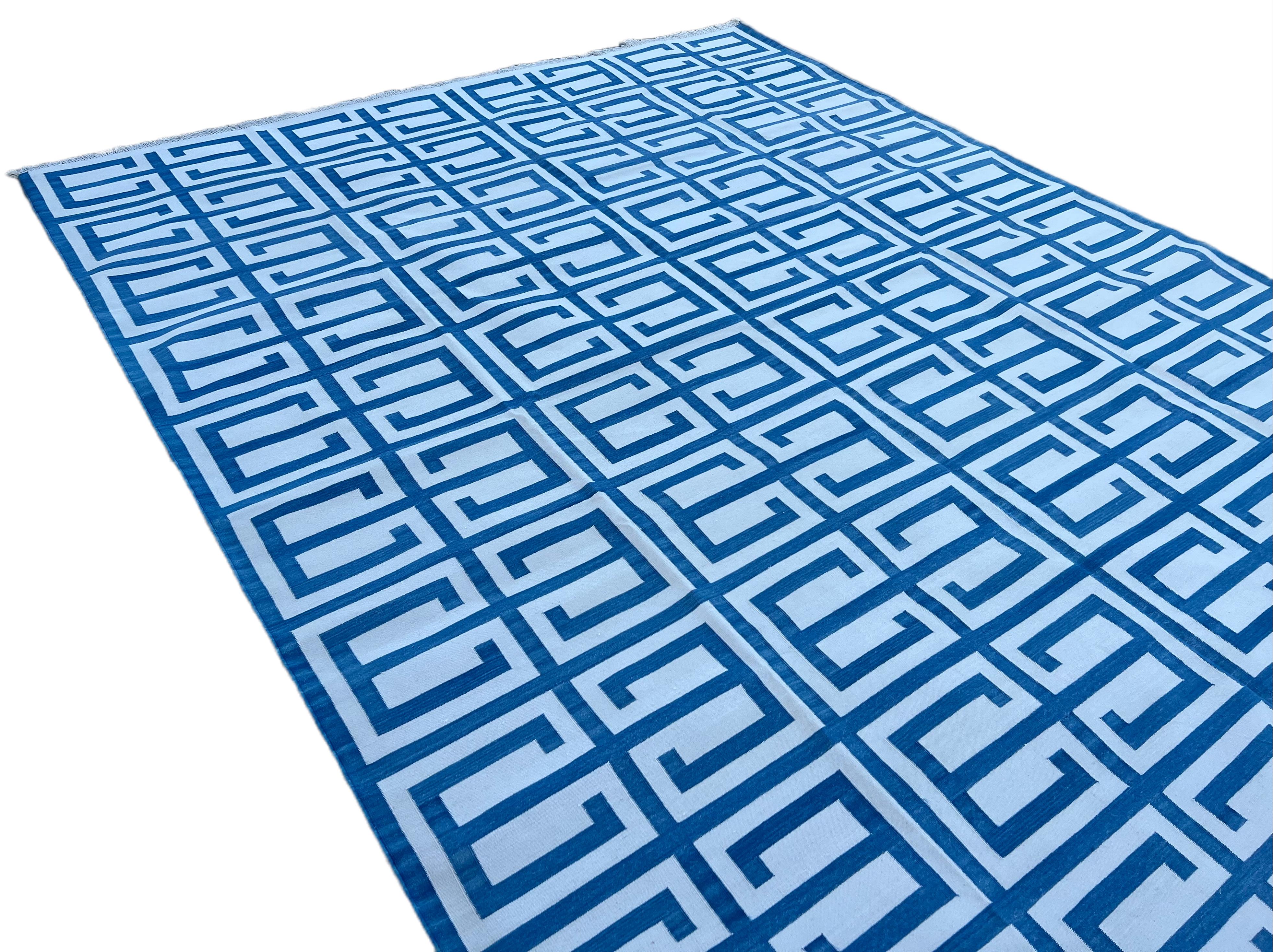 Handmade Cotton Area Flat Weave Rug, Blue And White Geometric Indian Dhurrie Rug In New Condition For Sale In Jaipur, IN